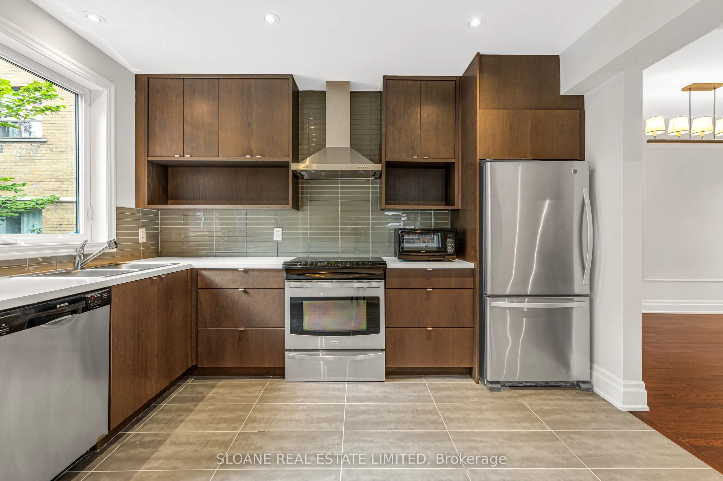 271 St Clair Avenue E