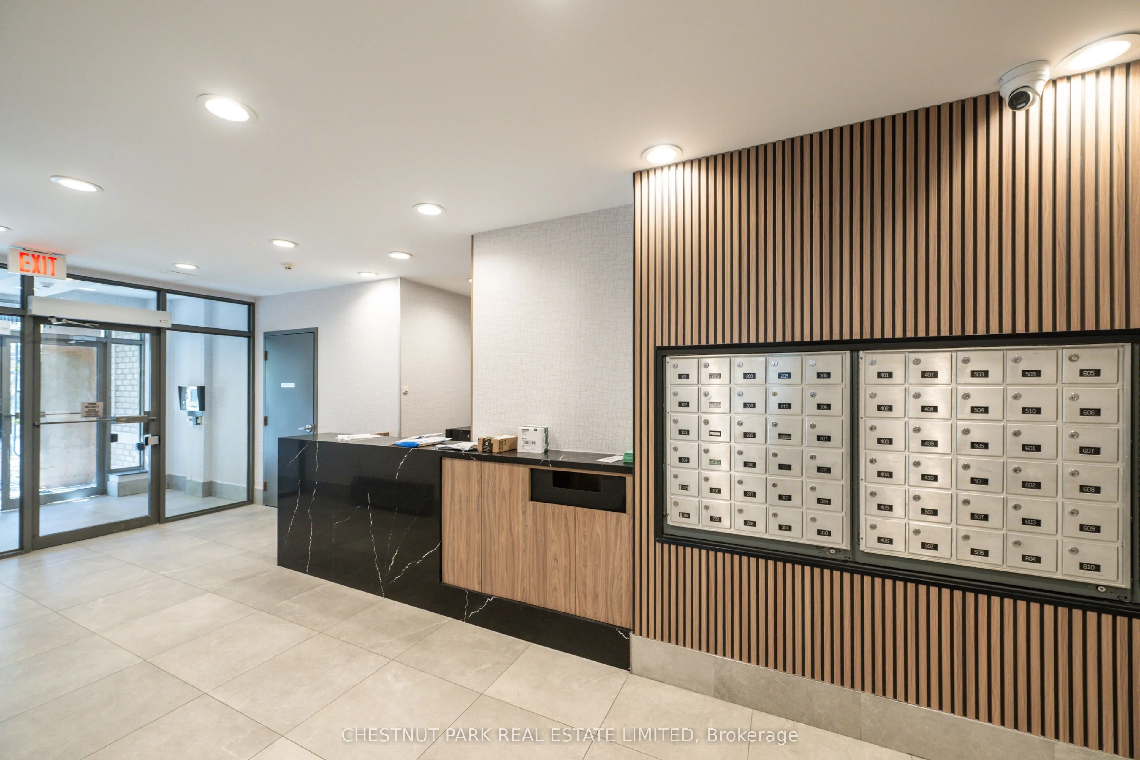 140 Bathurst Street #TH8