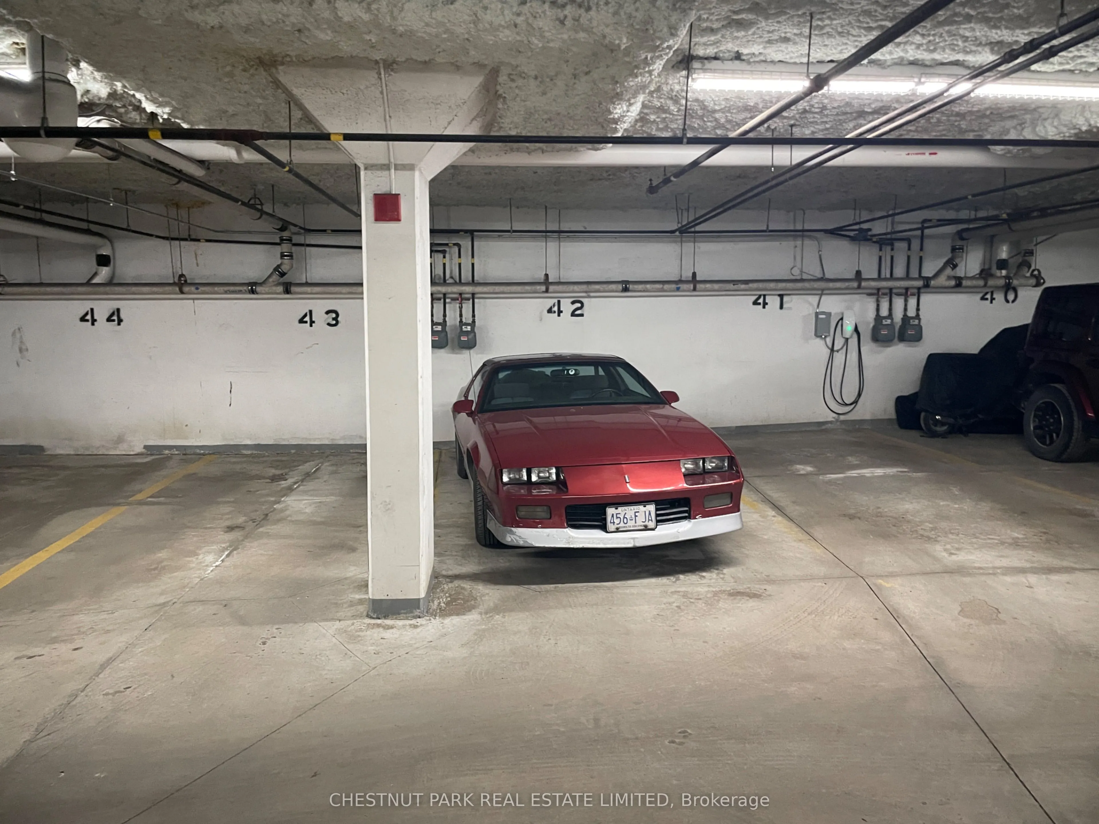 140 Bathurst Street #TH8