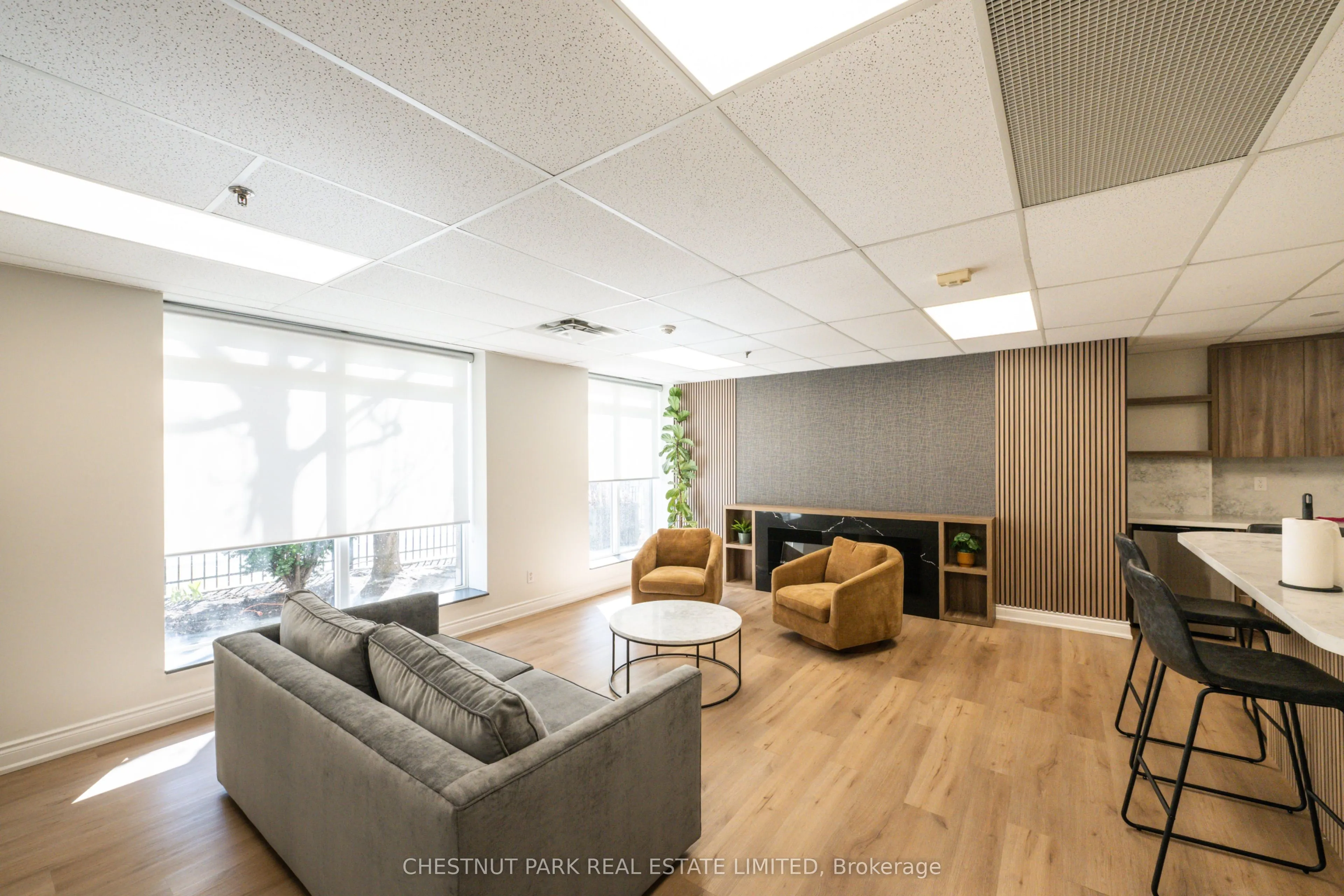 140 Bathurst Street #TH8