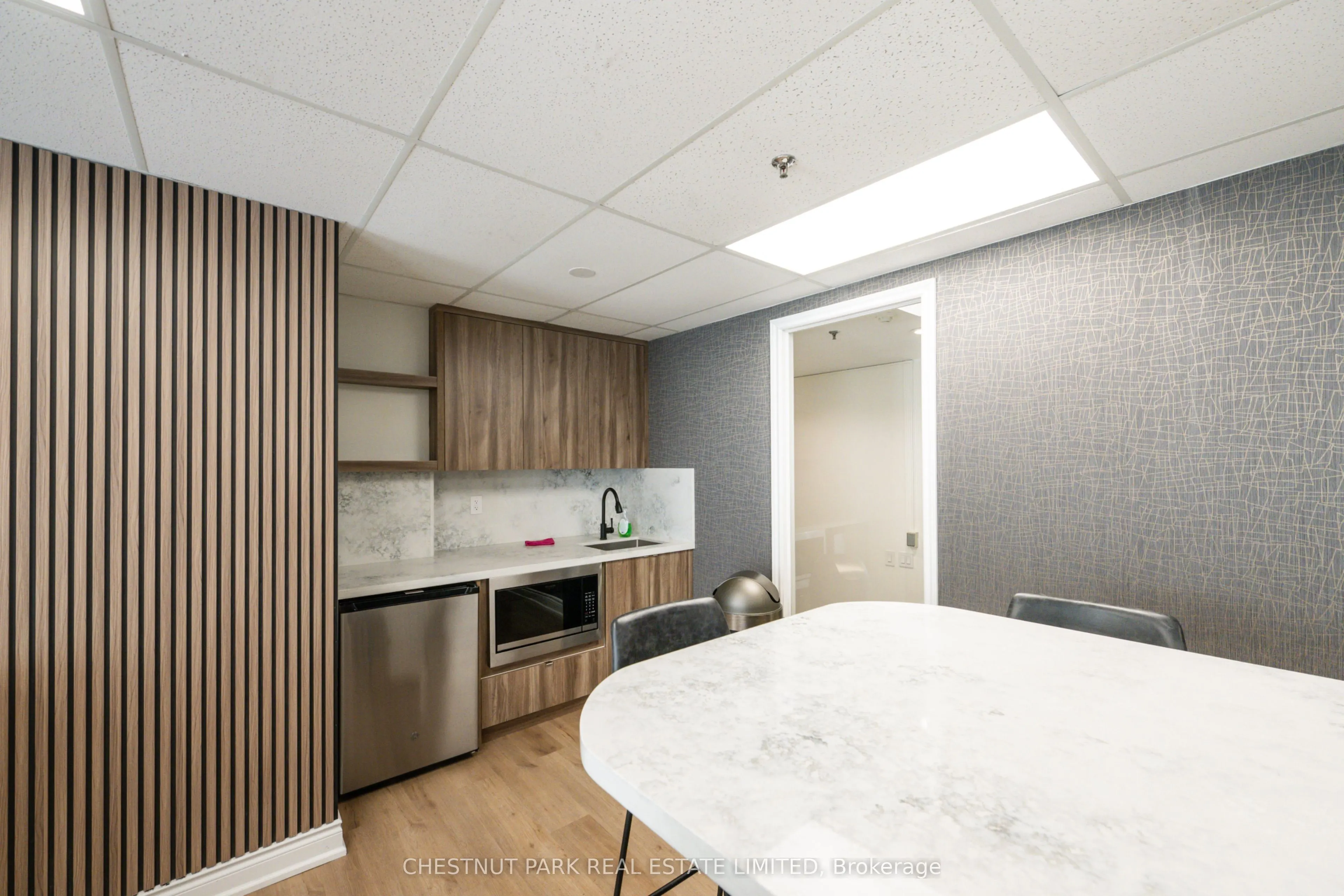 140 Bathurst Street #TH8