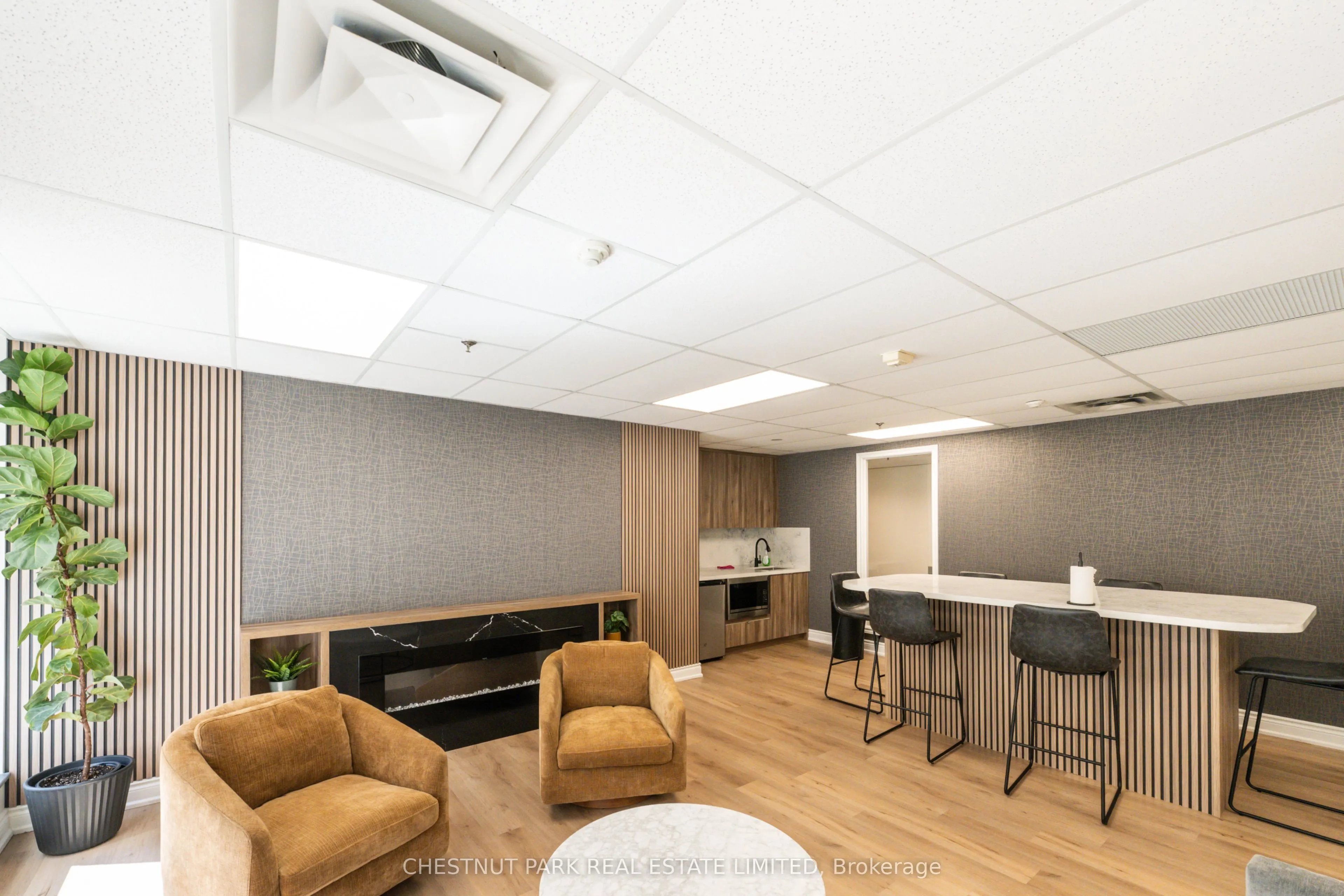 140 Bathurst Street #TH8