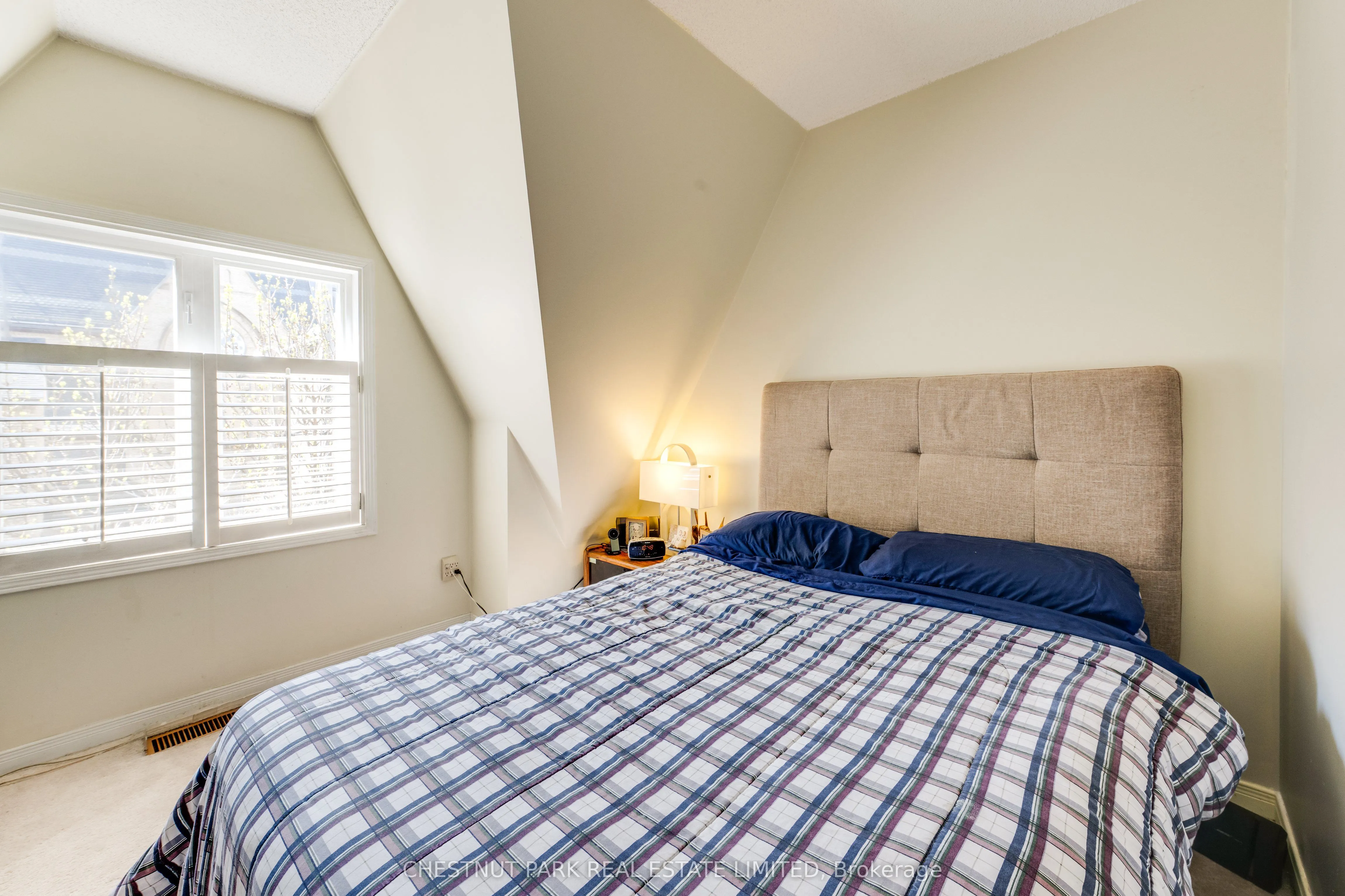 140 Bathurst Street #TH8