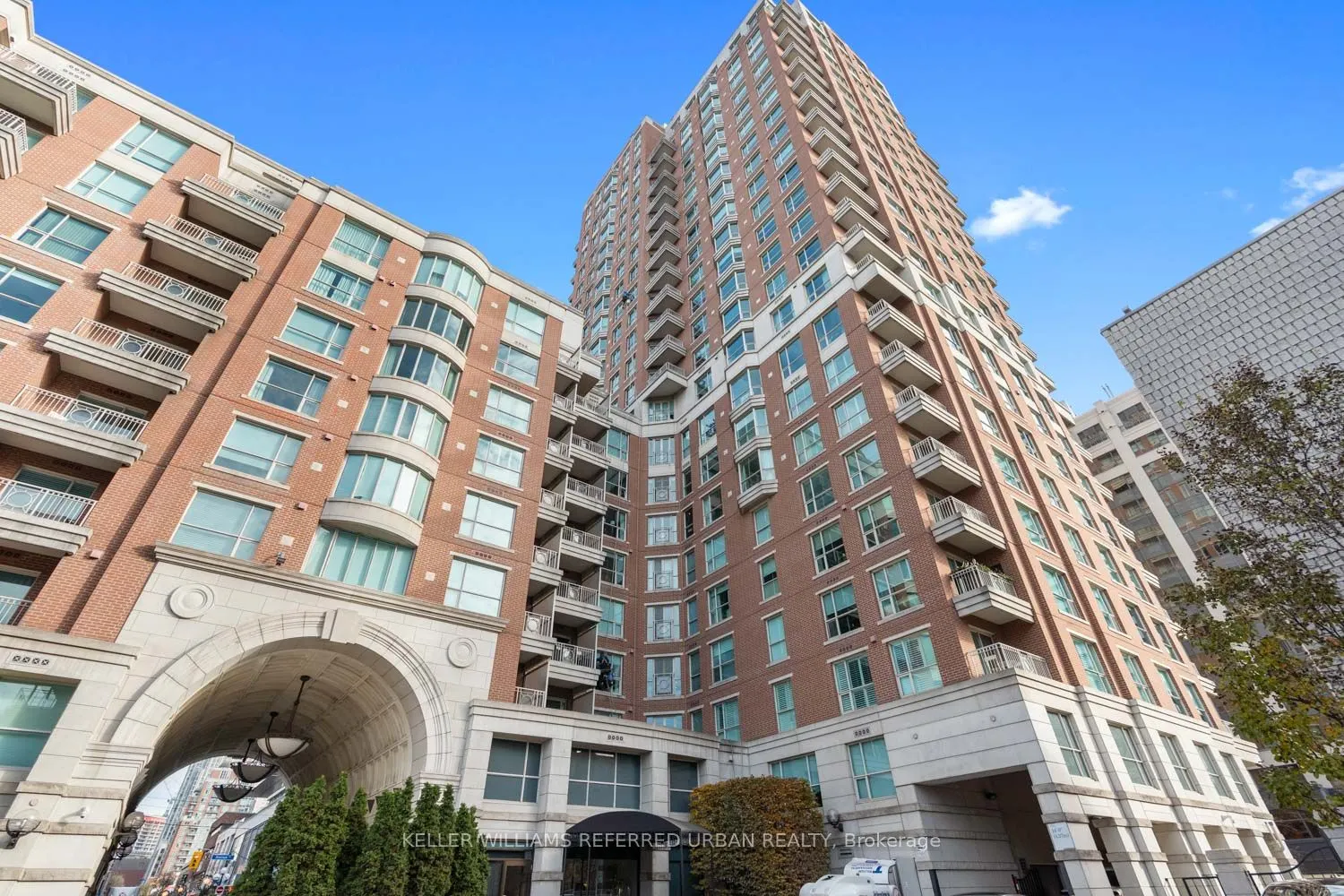 38 Avenue Road #1802
