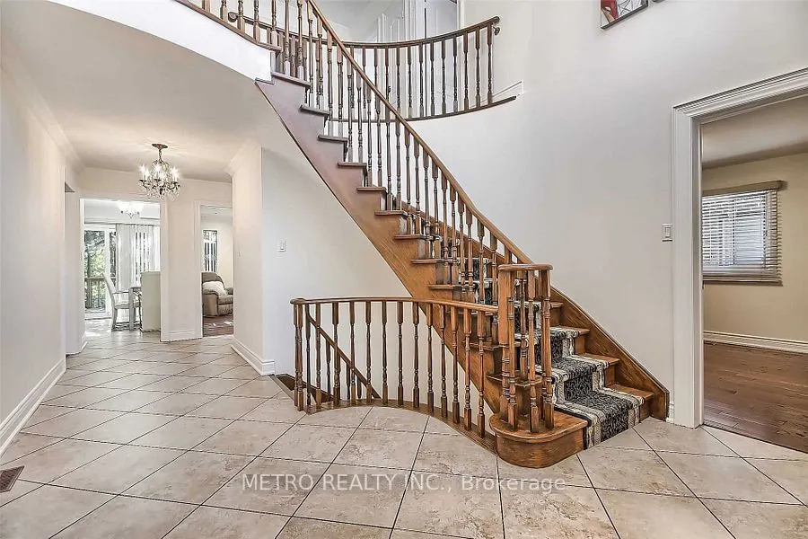 17 Twin Circle Court