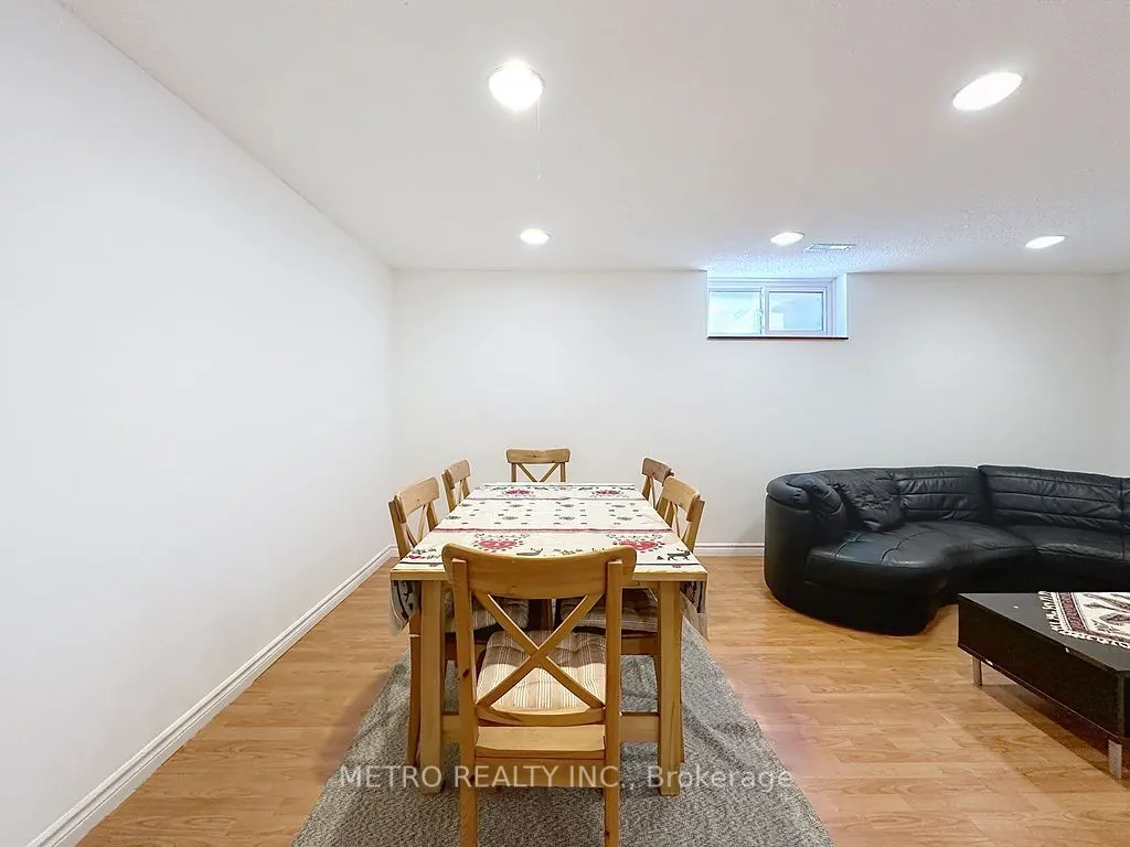 17 Twin Circle Court