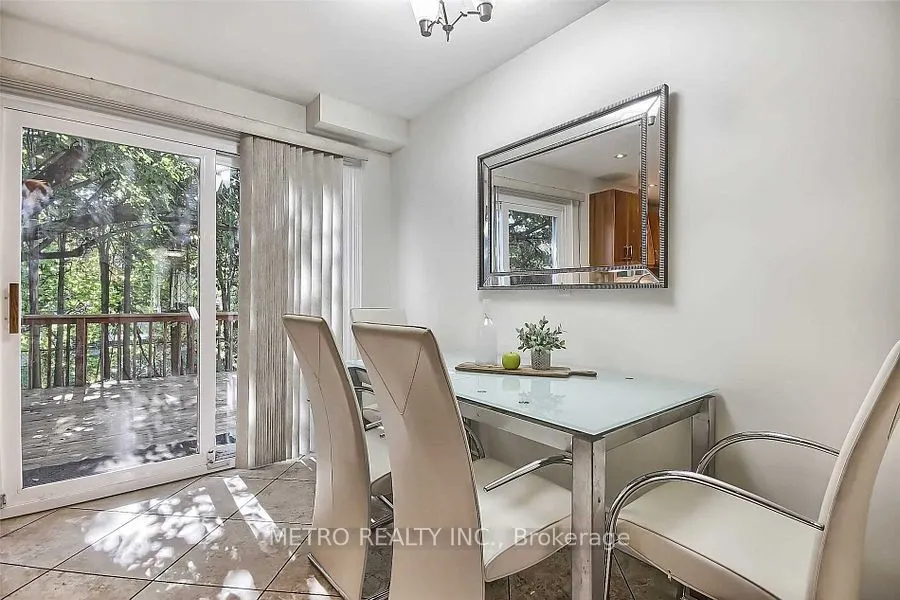 17 Twin Circle Court