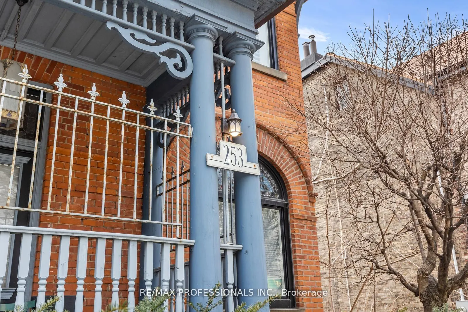 253 Wellesley Street E #C