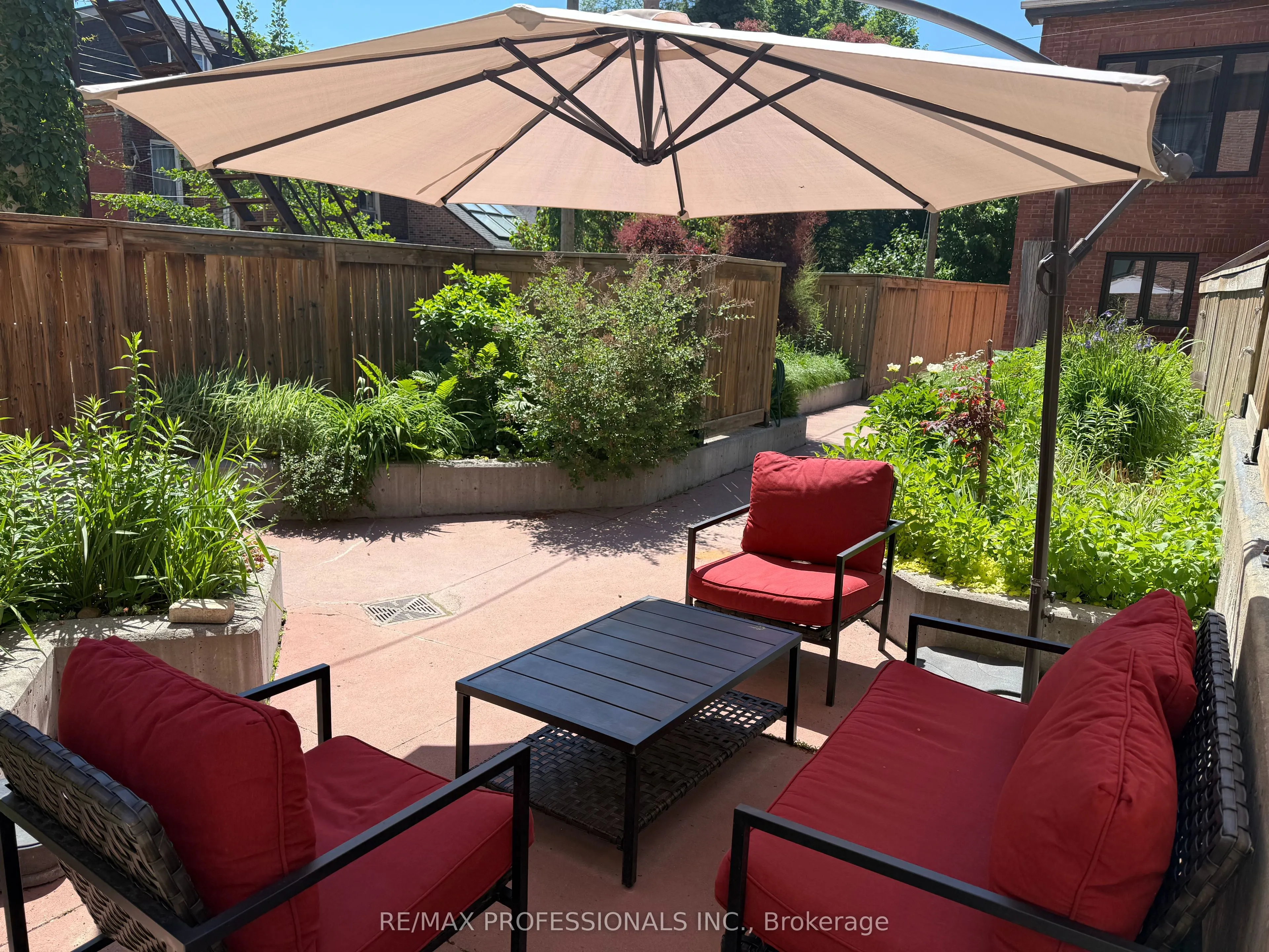 253 Wellesley Street E #C