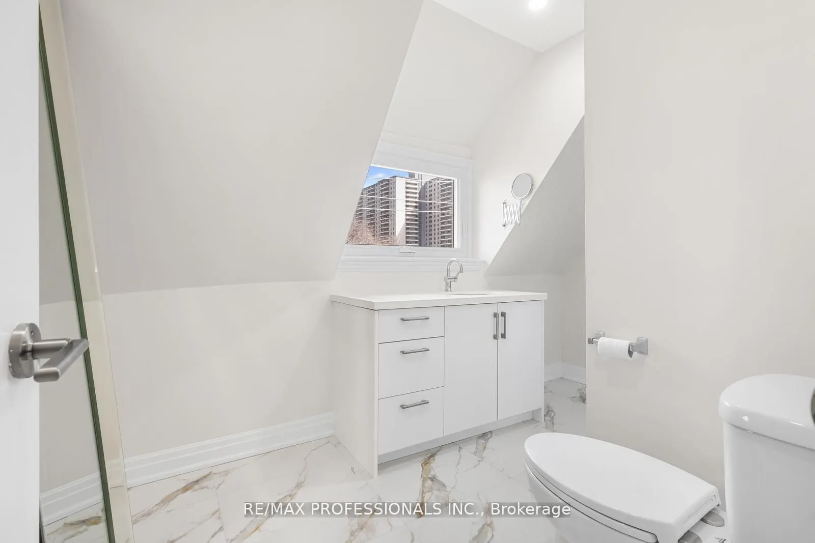 253 Wellesley Street E #C