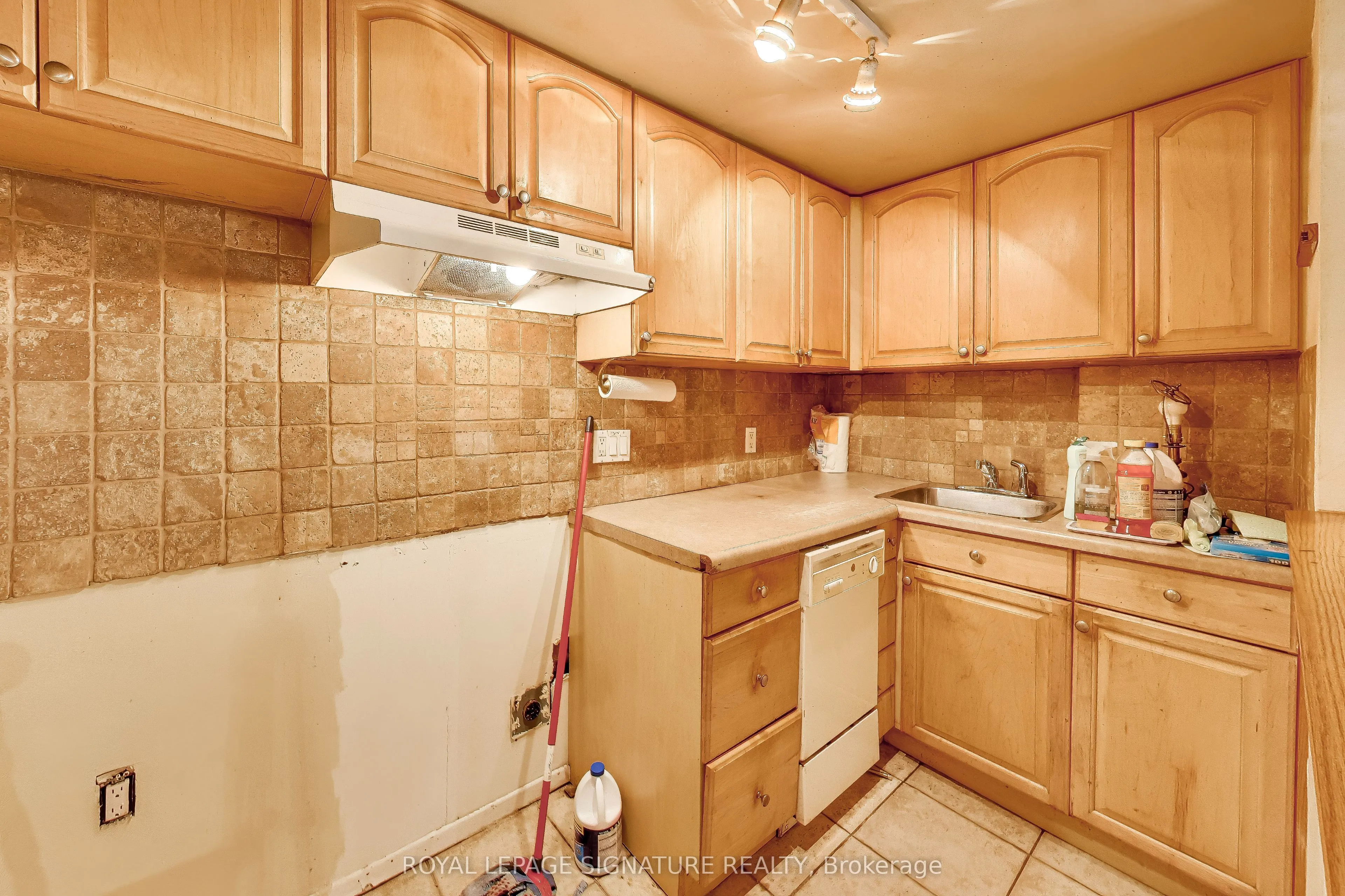 325 Jarvis Street #18