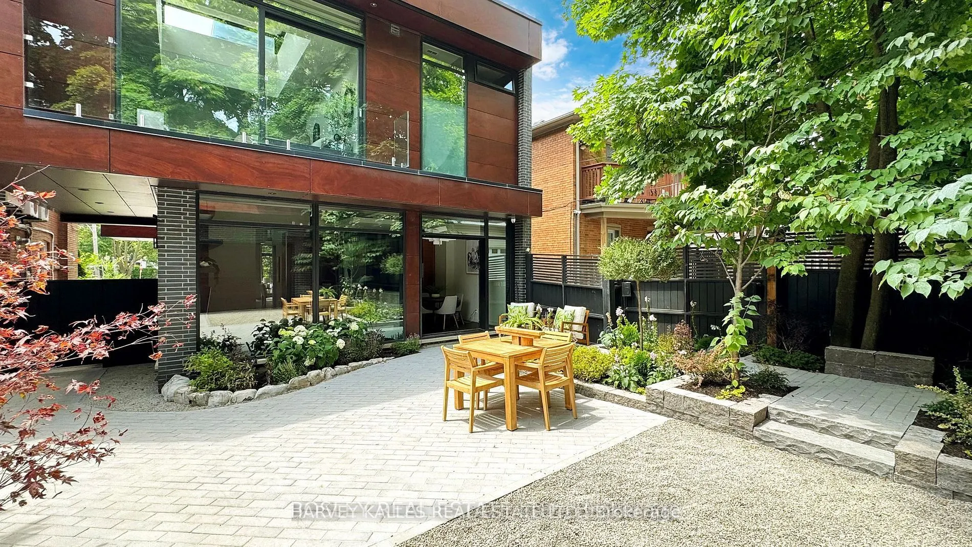 5 Braemar Avenue