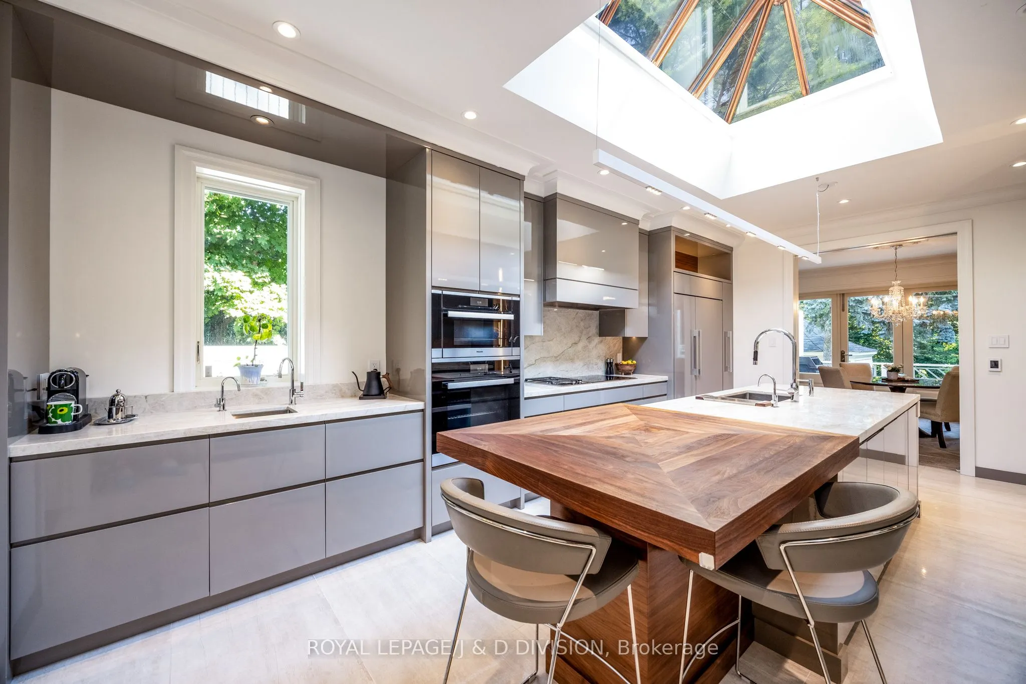 12 Forest Glen Crescent
