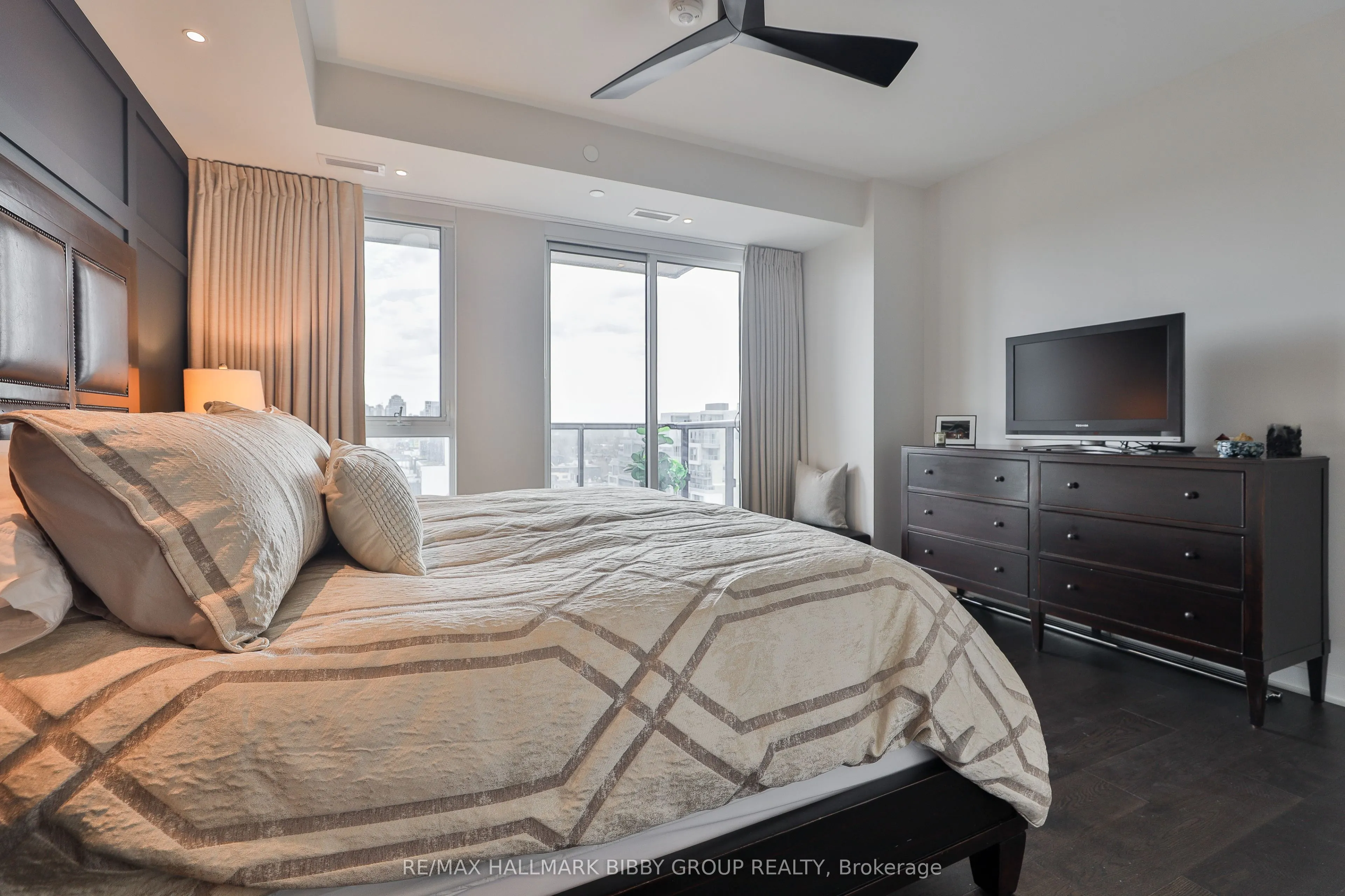 185 Alberta Avenue #1105