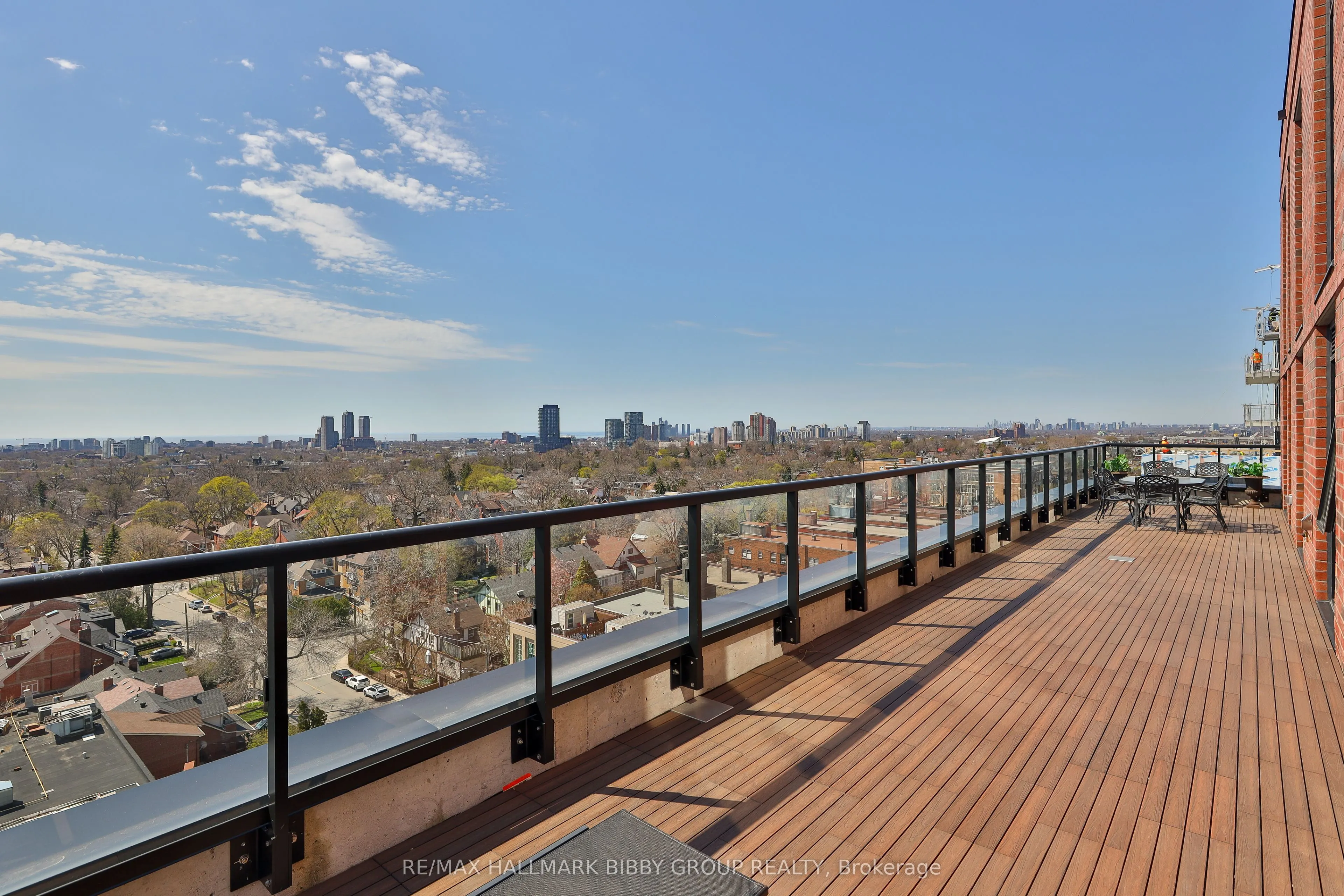 185 Alberta Avenue #1105