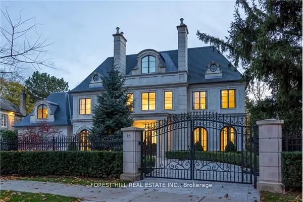 15 Tudor Gate