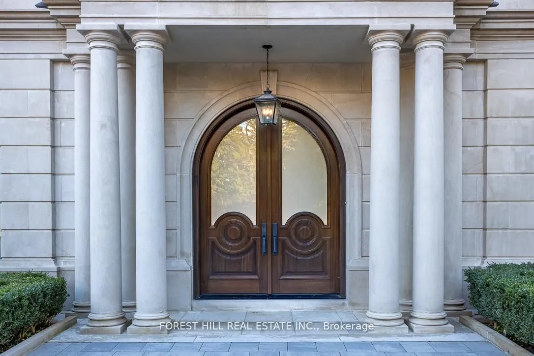 15 Tudor Gate