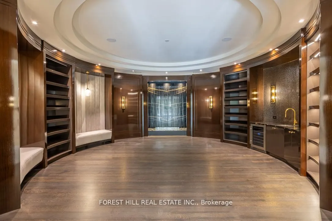 15 Tudor Gate