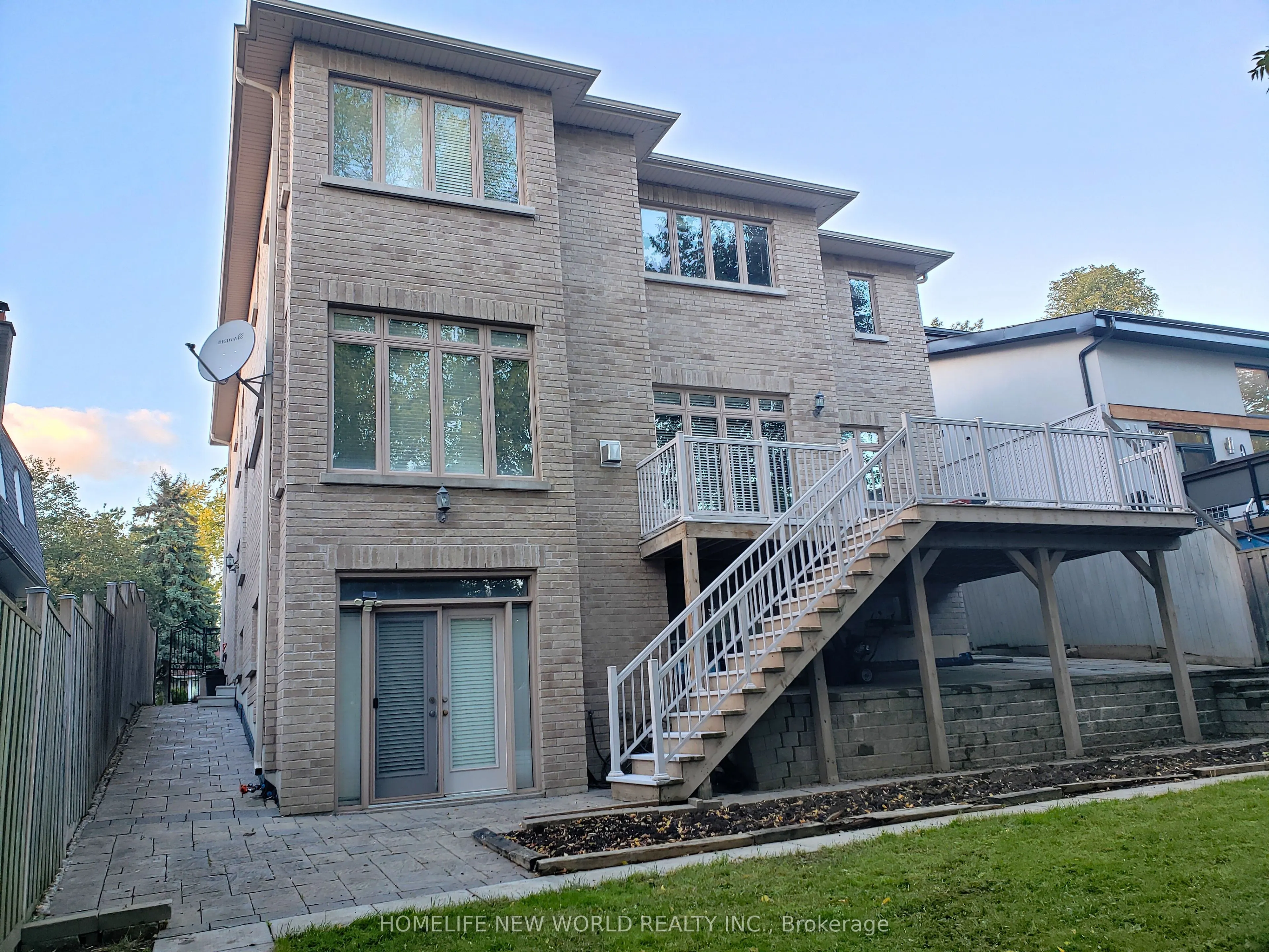 29 Threadneedle Crescent