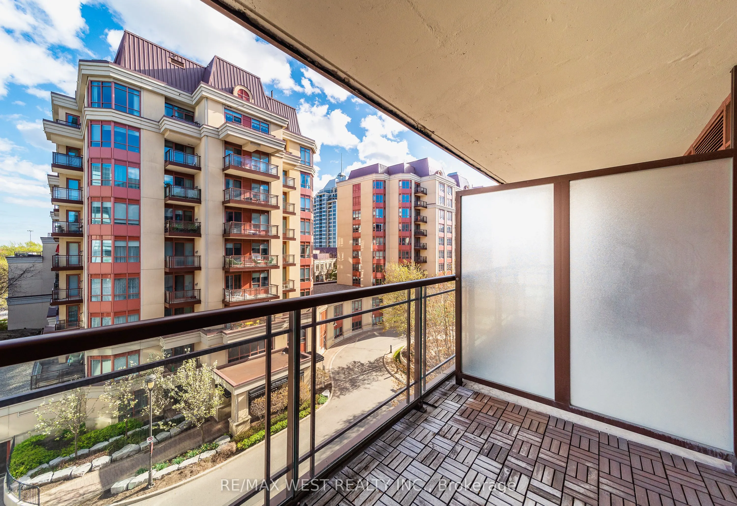 27 Rean Drive #524