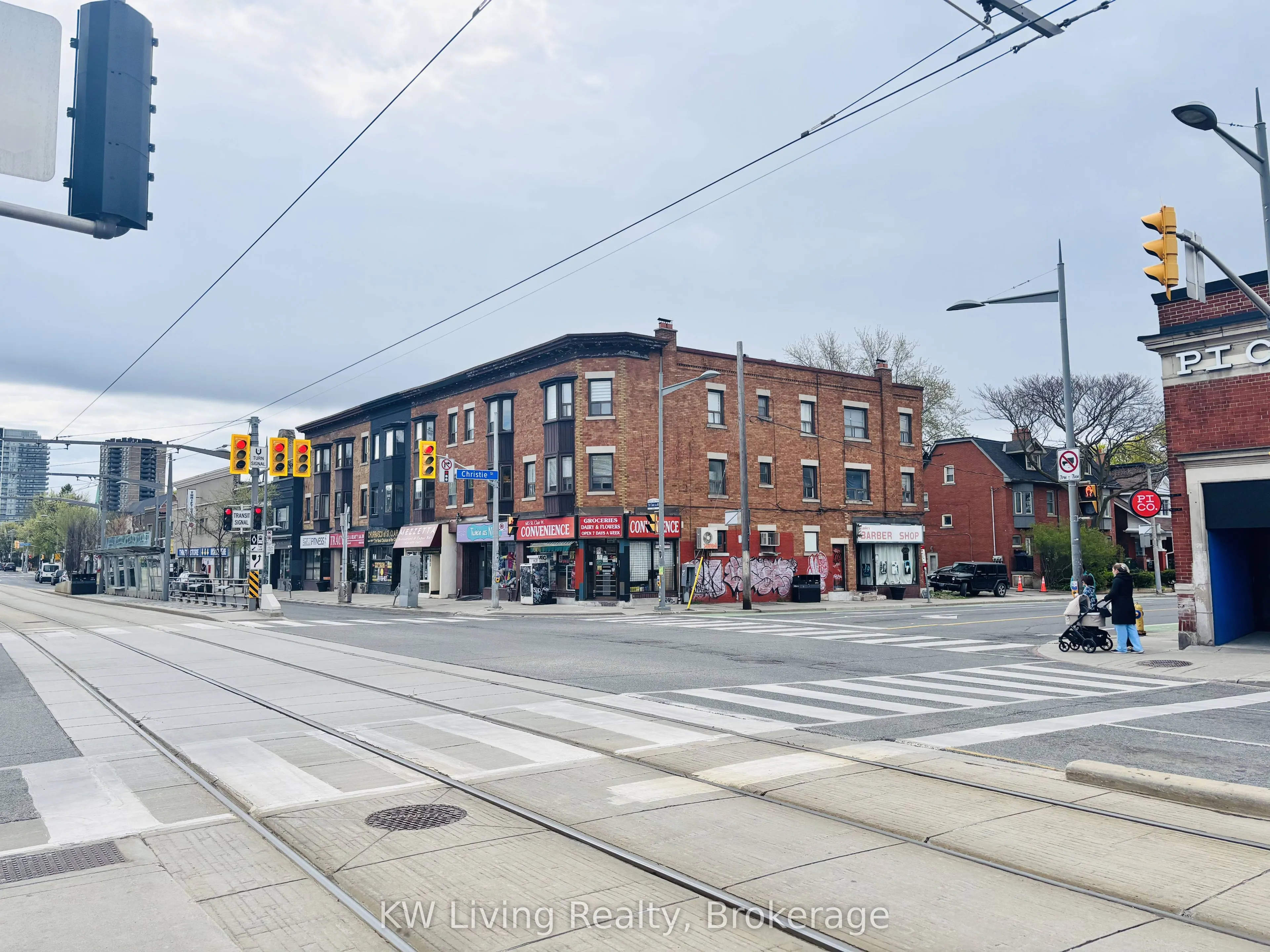 694 St Clair Avenue W