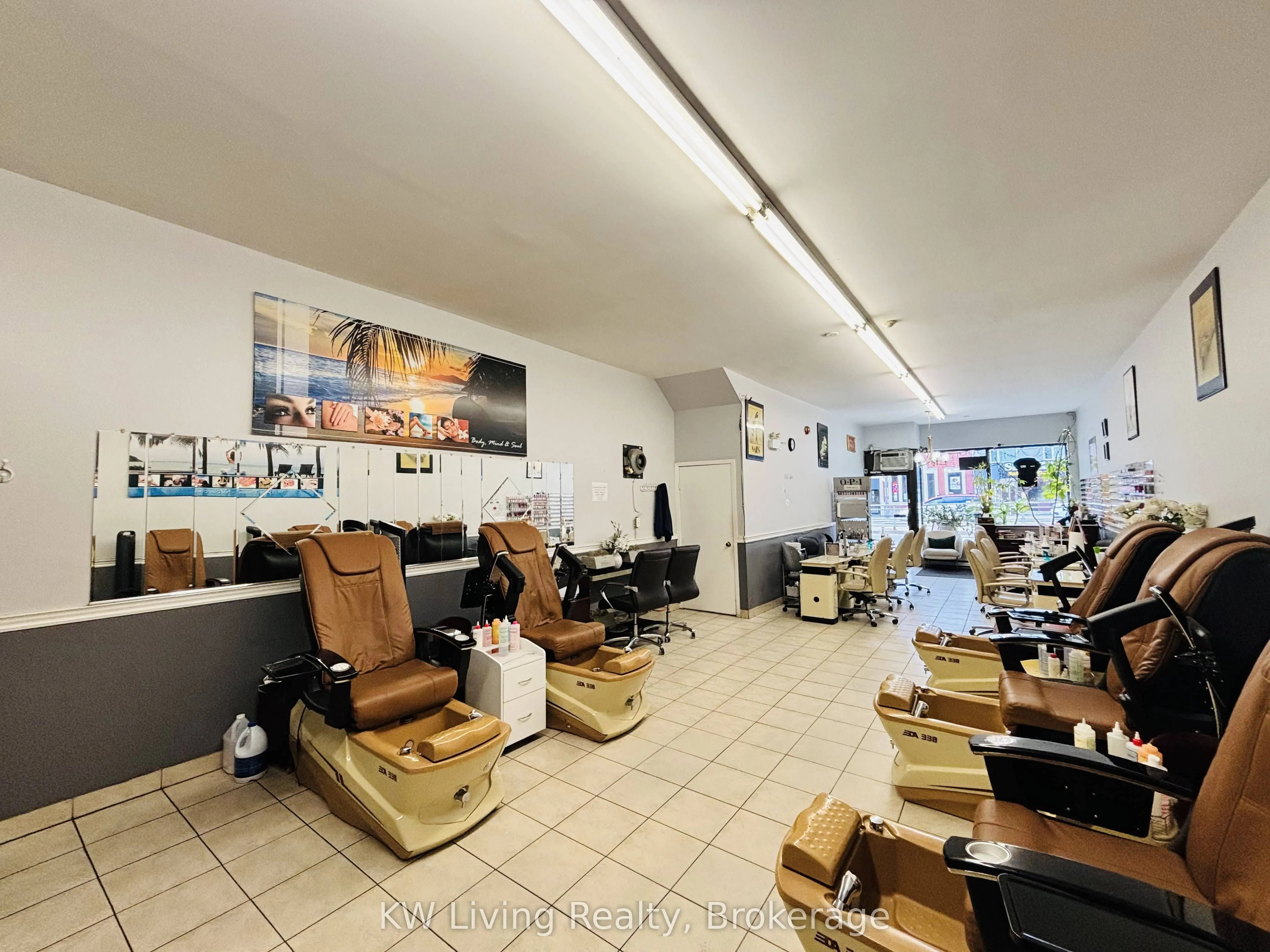 694 St Clair Avenue W