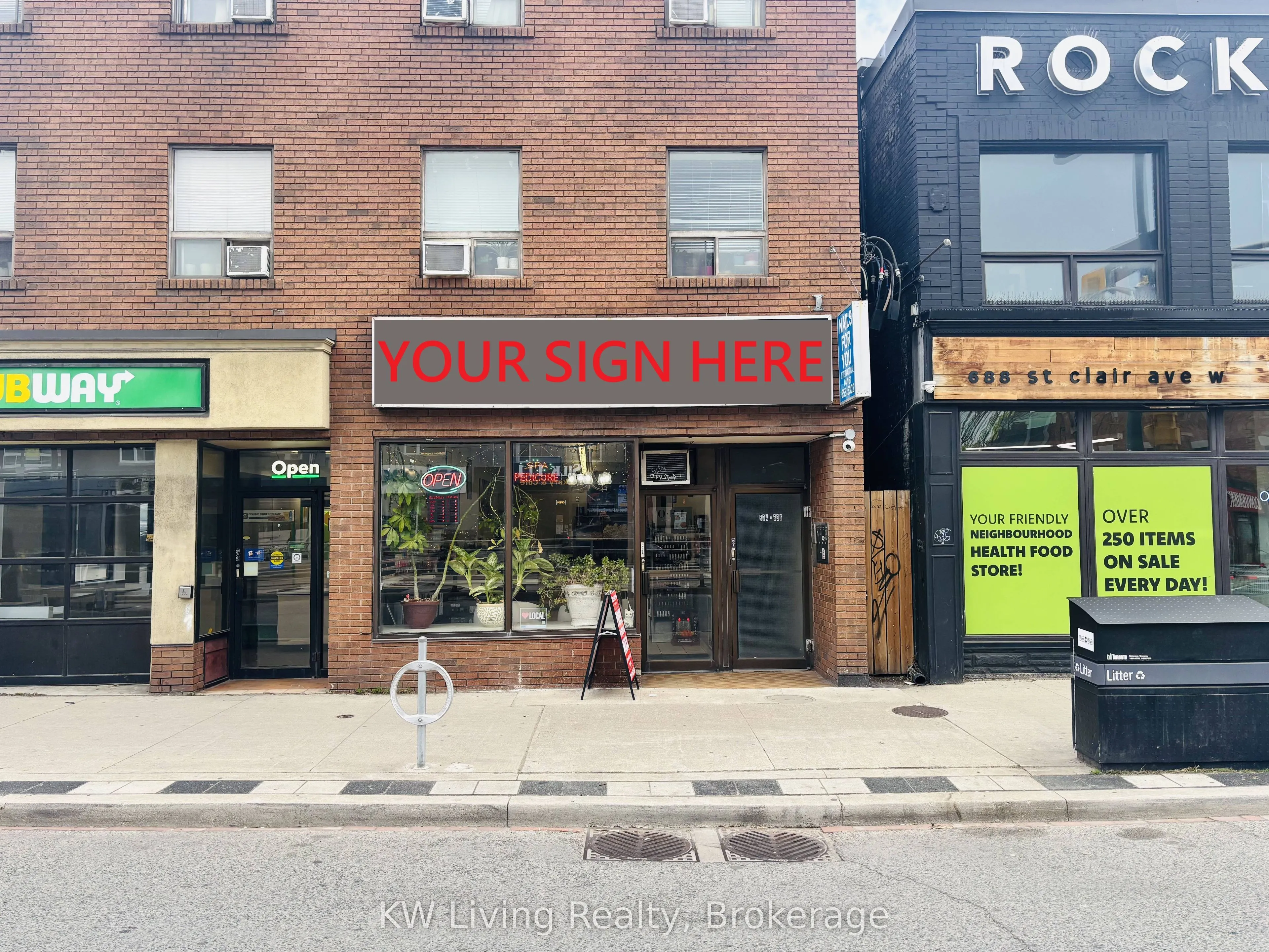 694 St Clair Avenue W