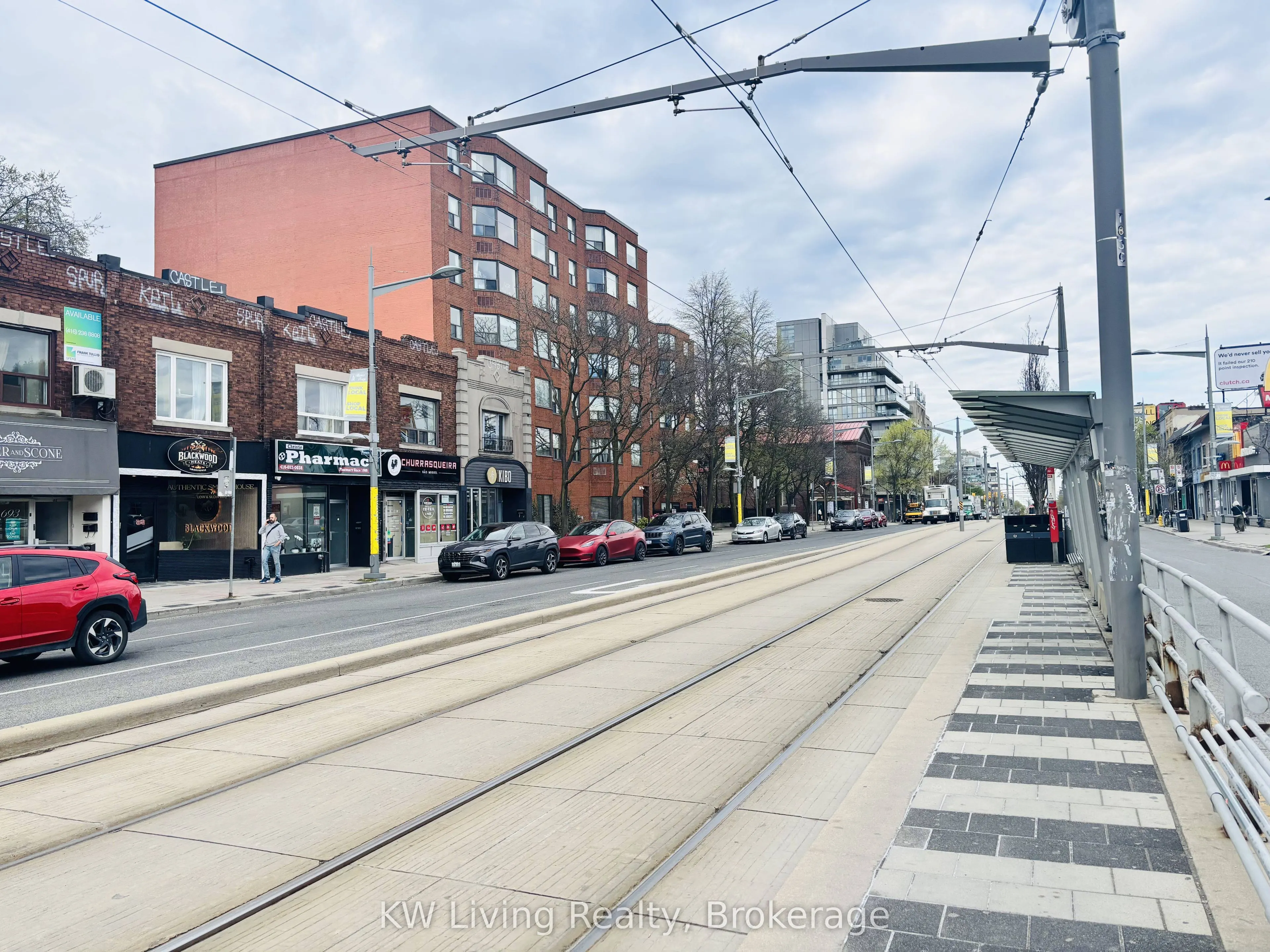 694 St Clair Avenue W