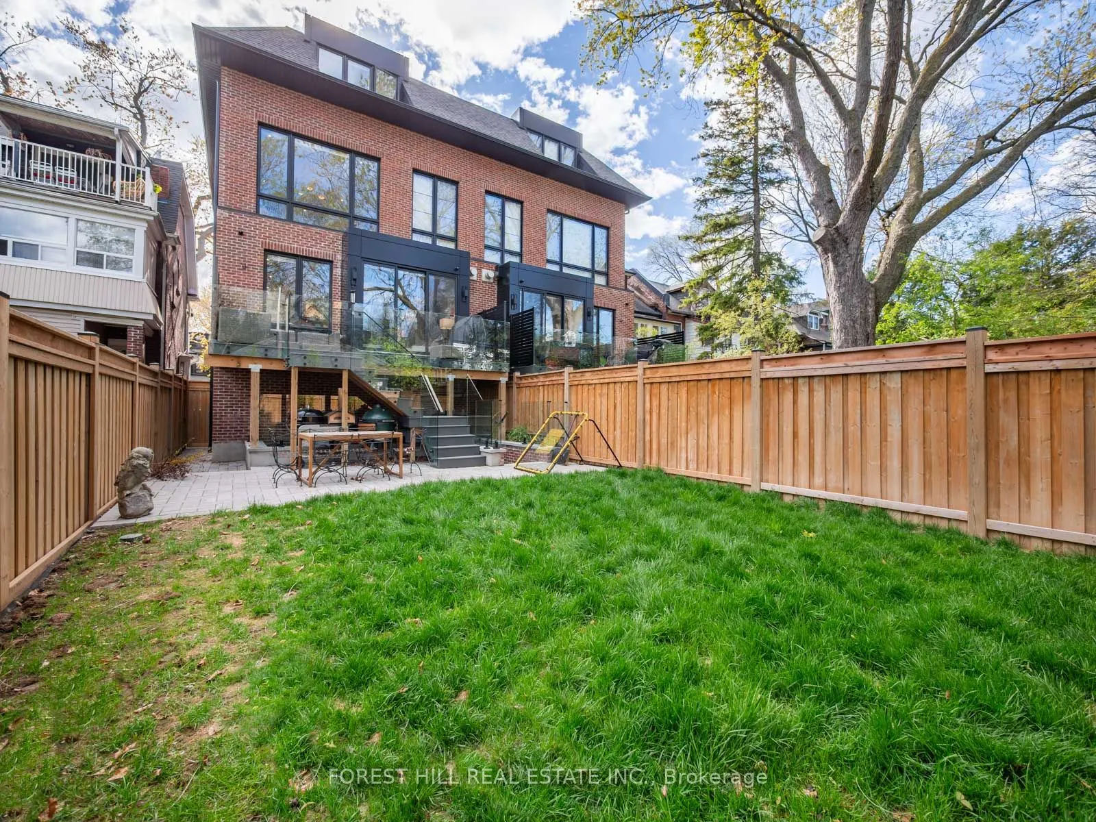 77 Kendal Avenue