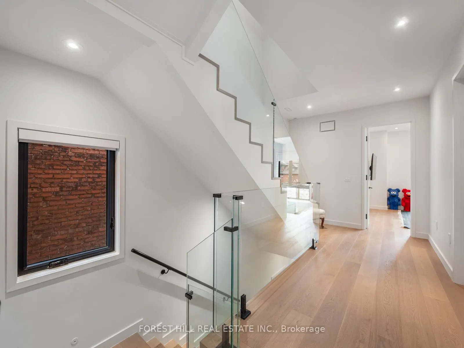 77 Kendal Avenue