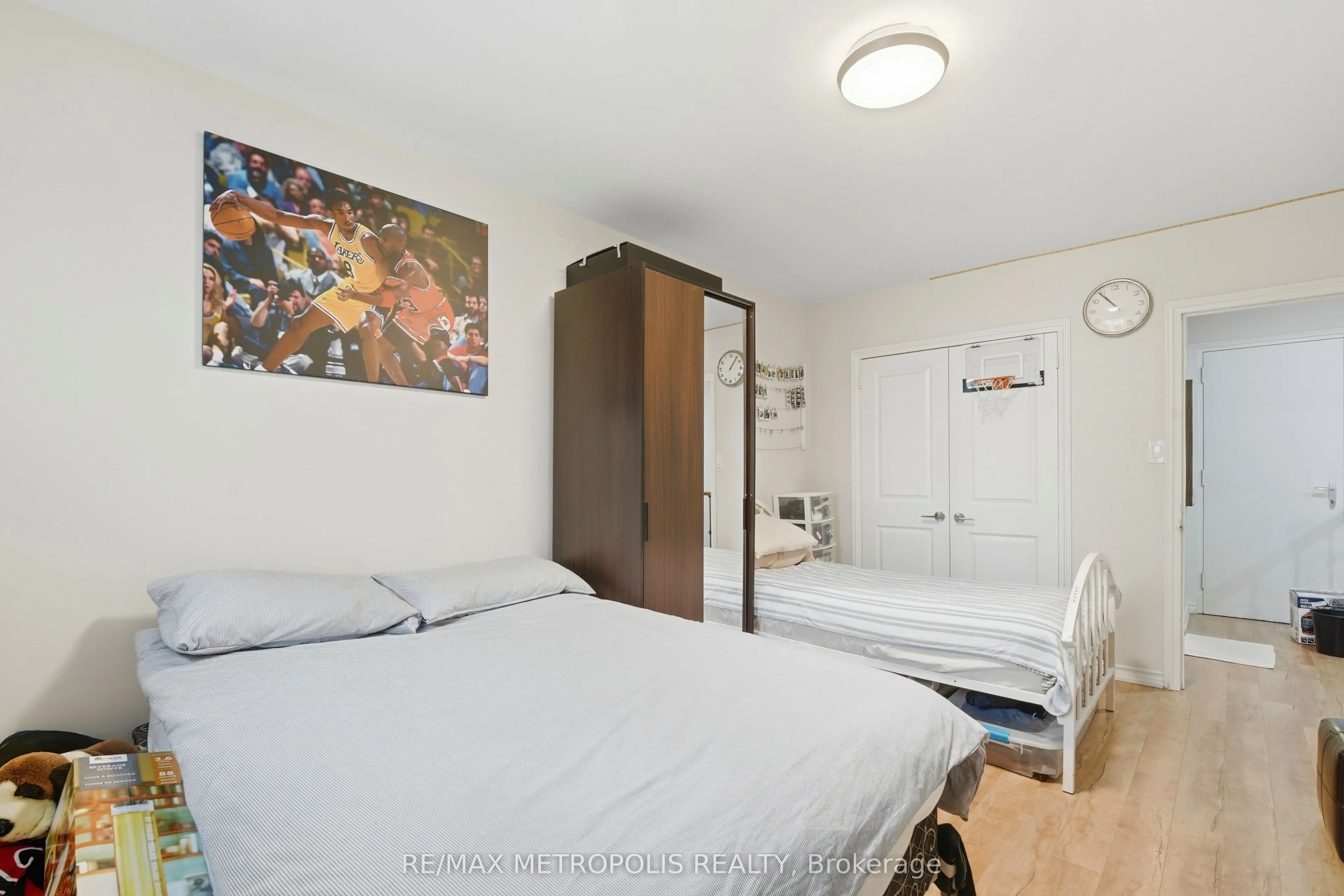 5877 Bathurst Street #205