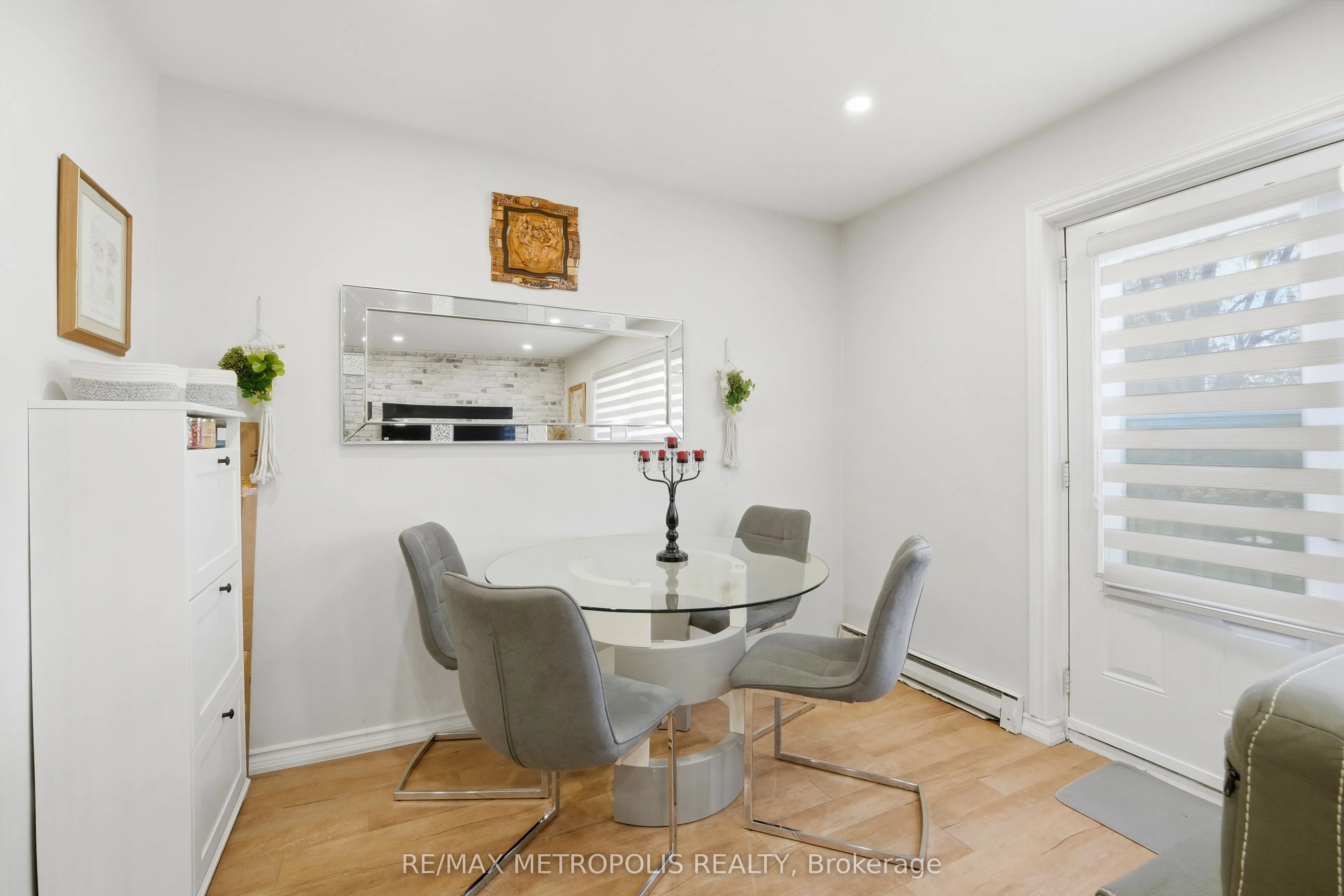 5877 Bathurst Street #205