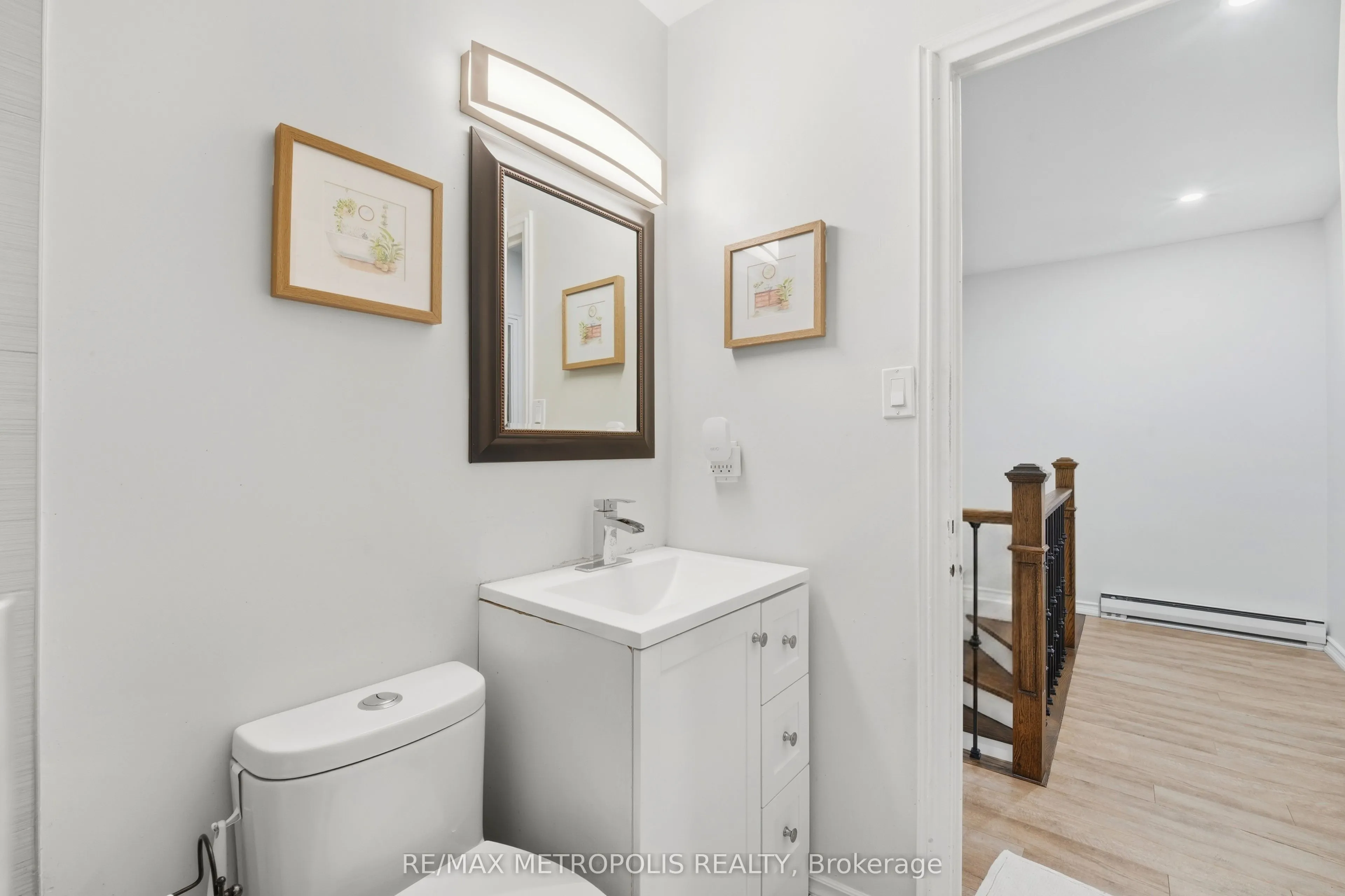 5877 Bathurst Street #205