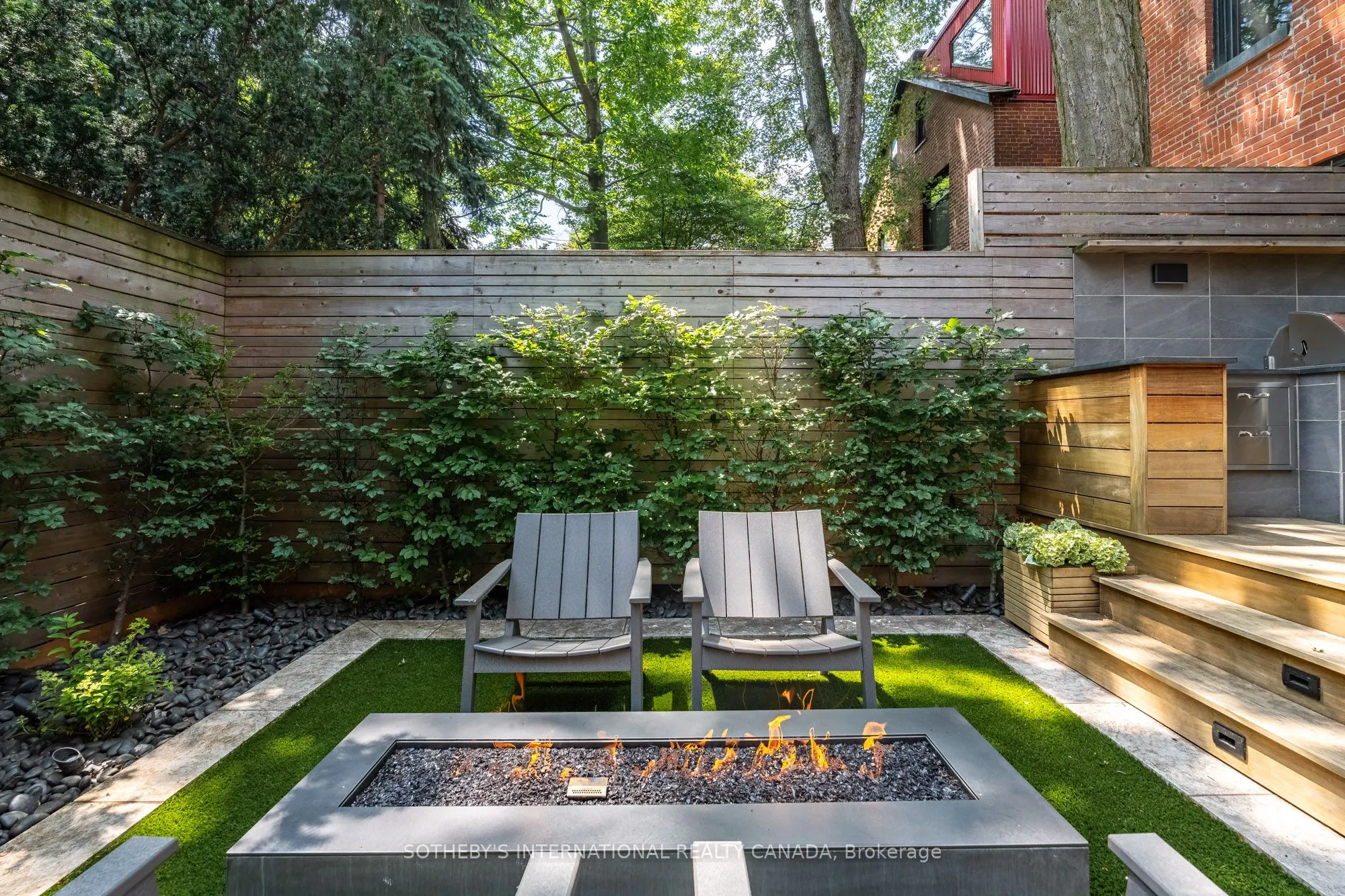 33 Tranby Avenue