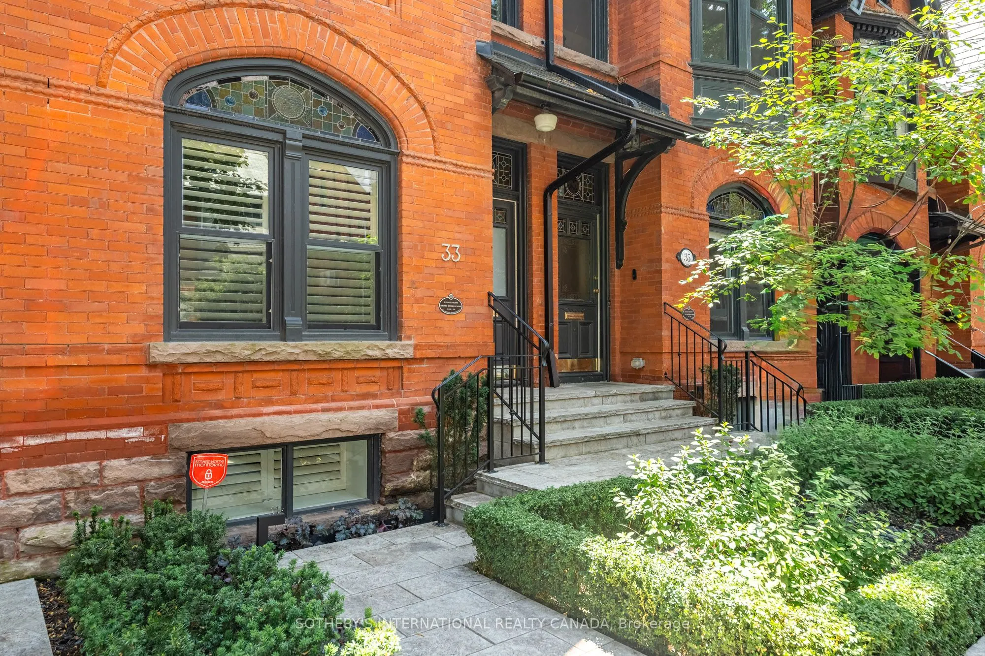 33 Tranby Avenue
