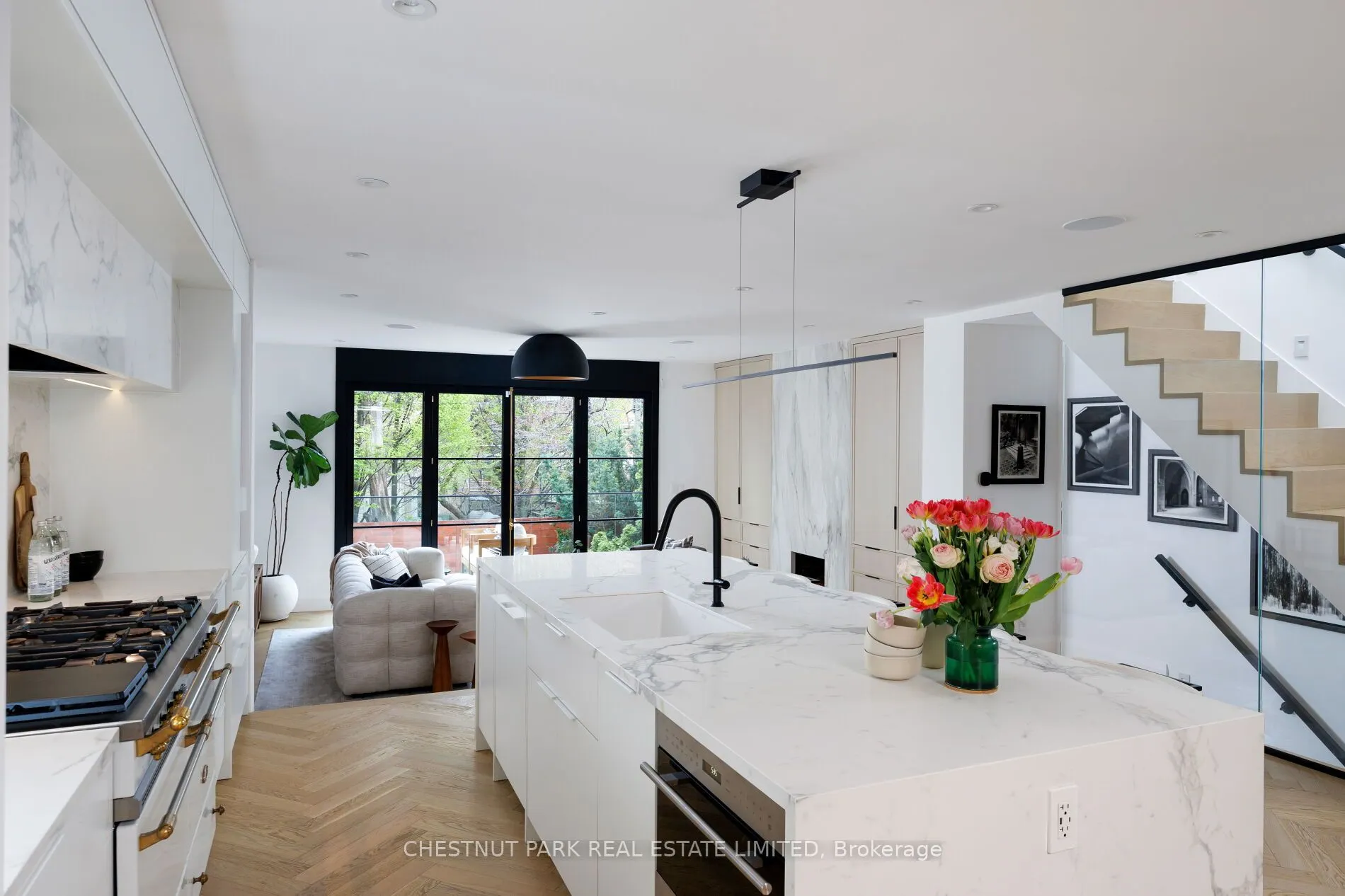 27 Boswell Avenue
