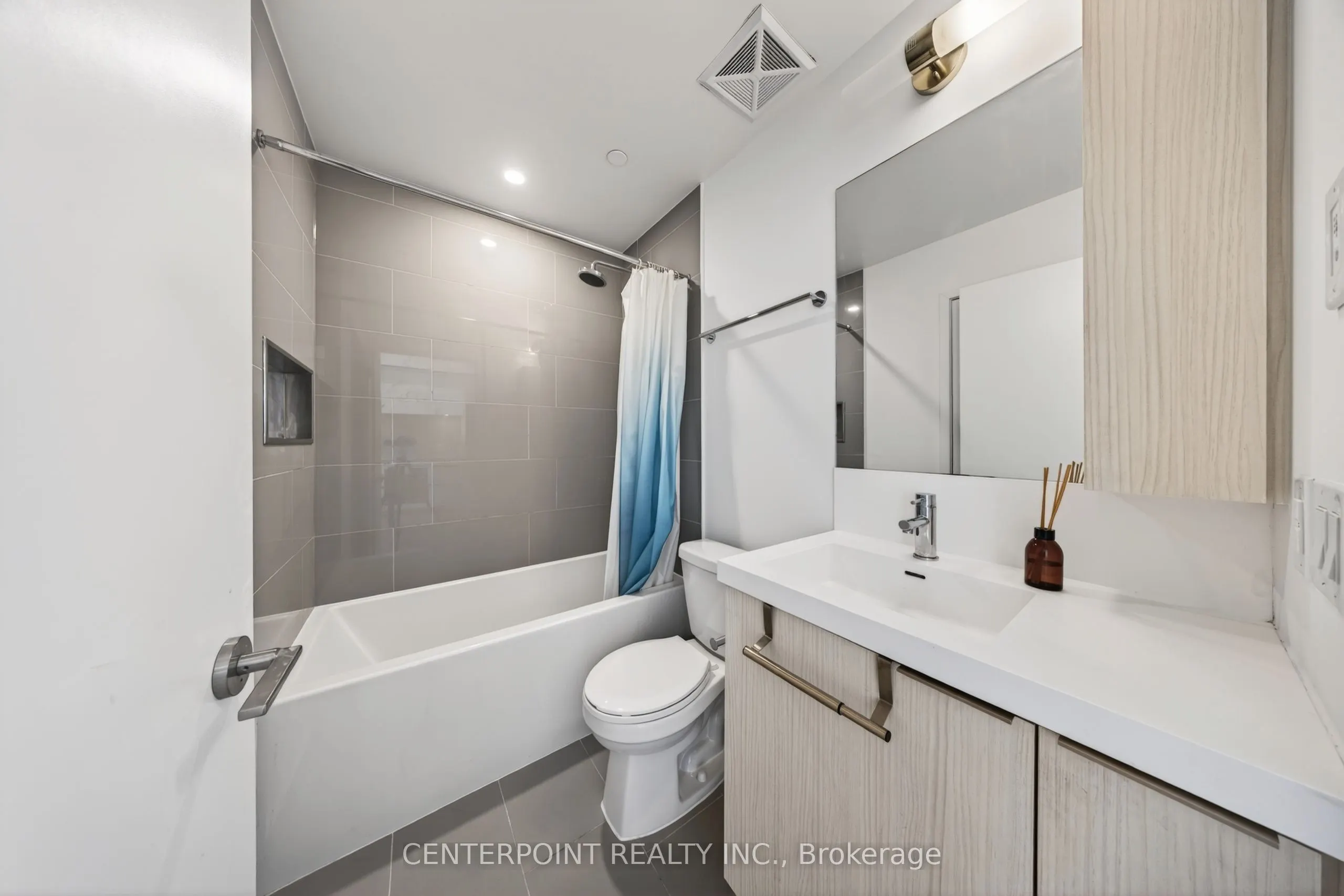34 Tubman Avenue #1102E
