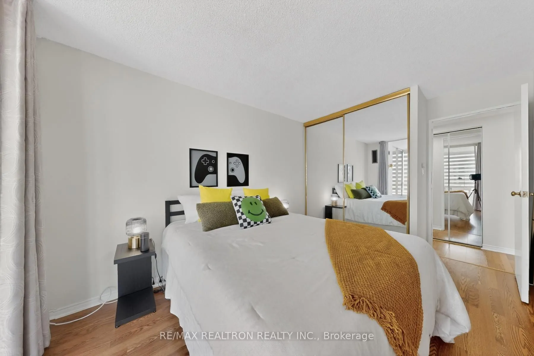 5765 Yonge Street #410