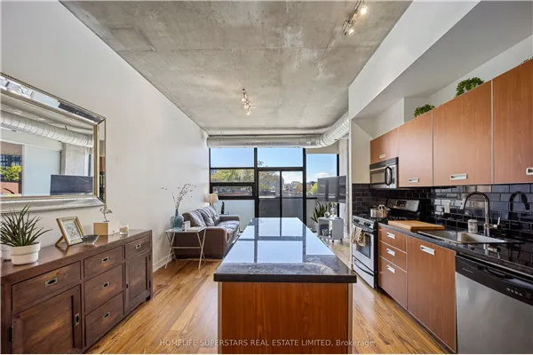60 Bathurst Street #303