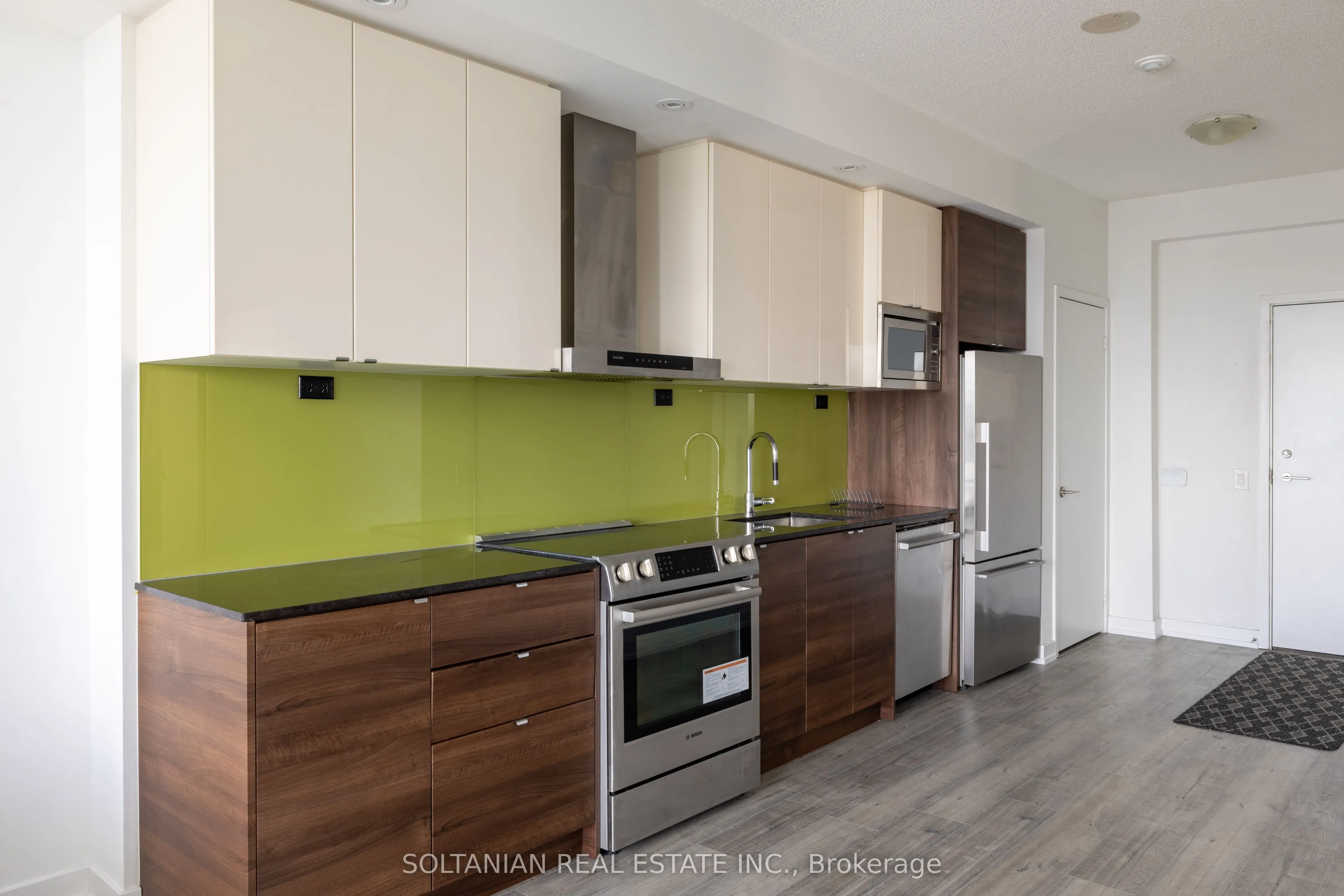 121 Mcmahon Drive #3302