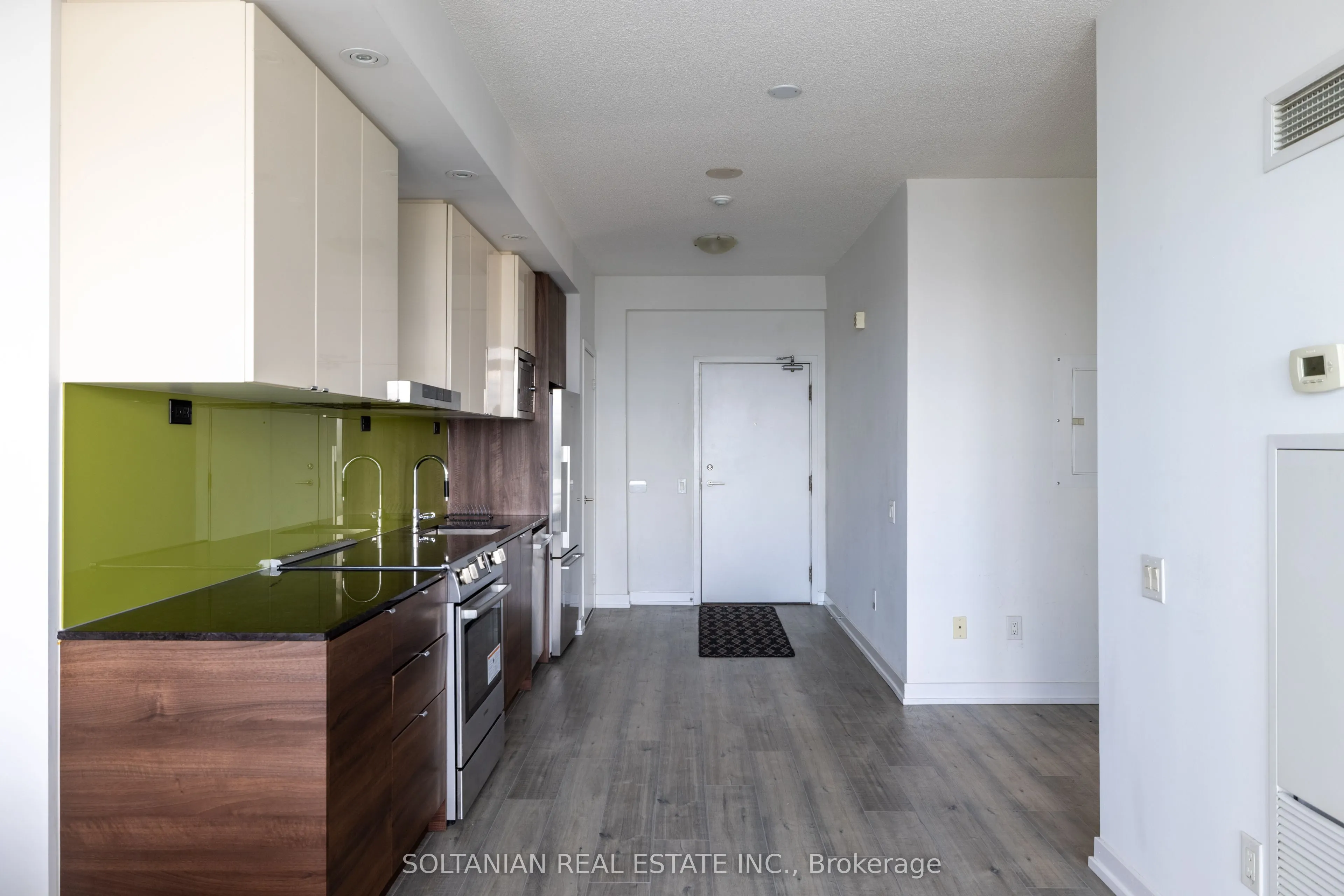 121 Mcmahon Drive #3302