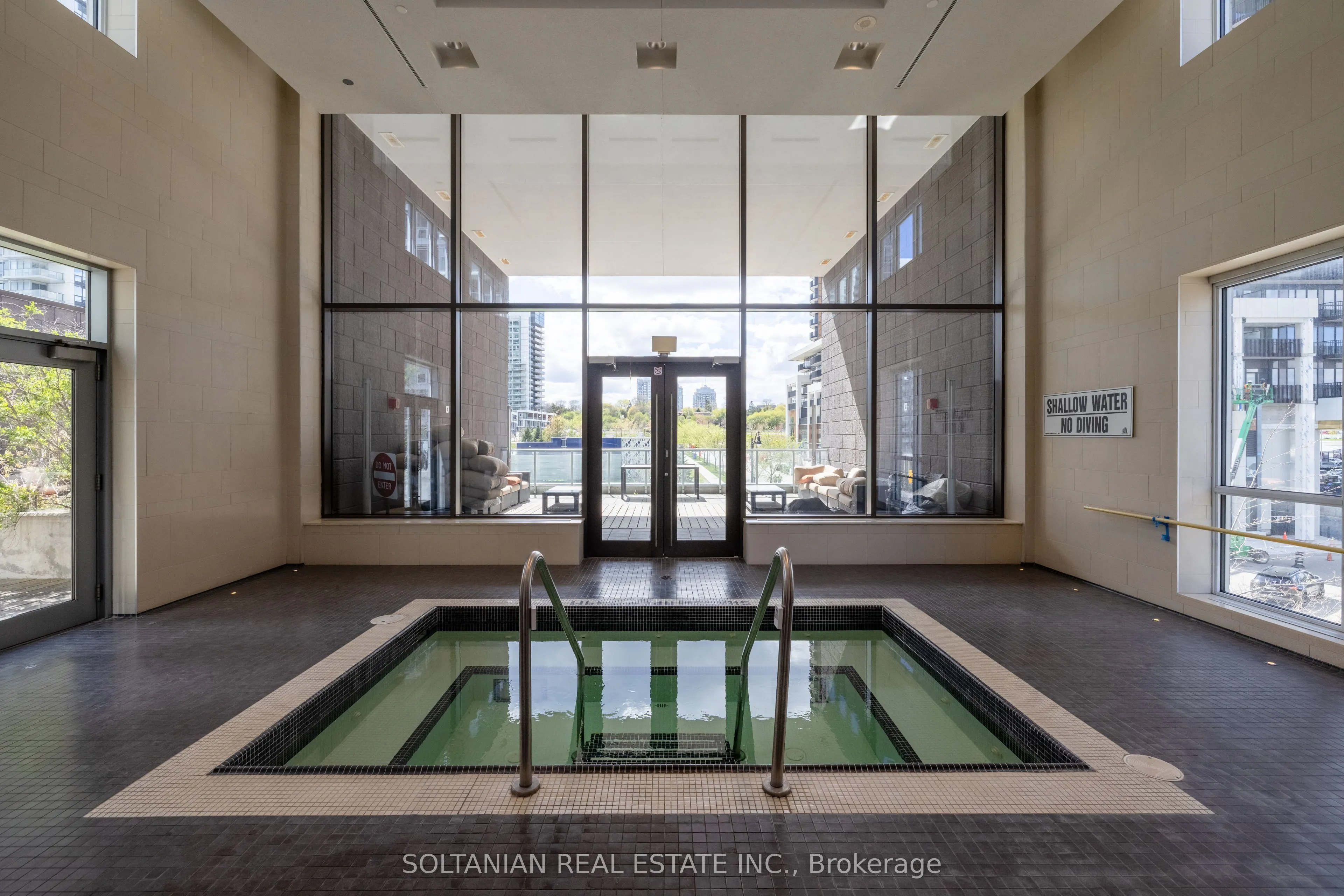121 Mcmahon Drive #3302