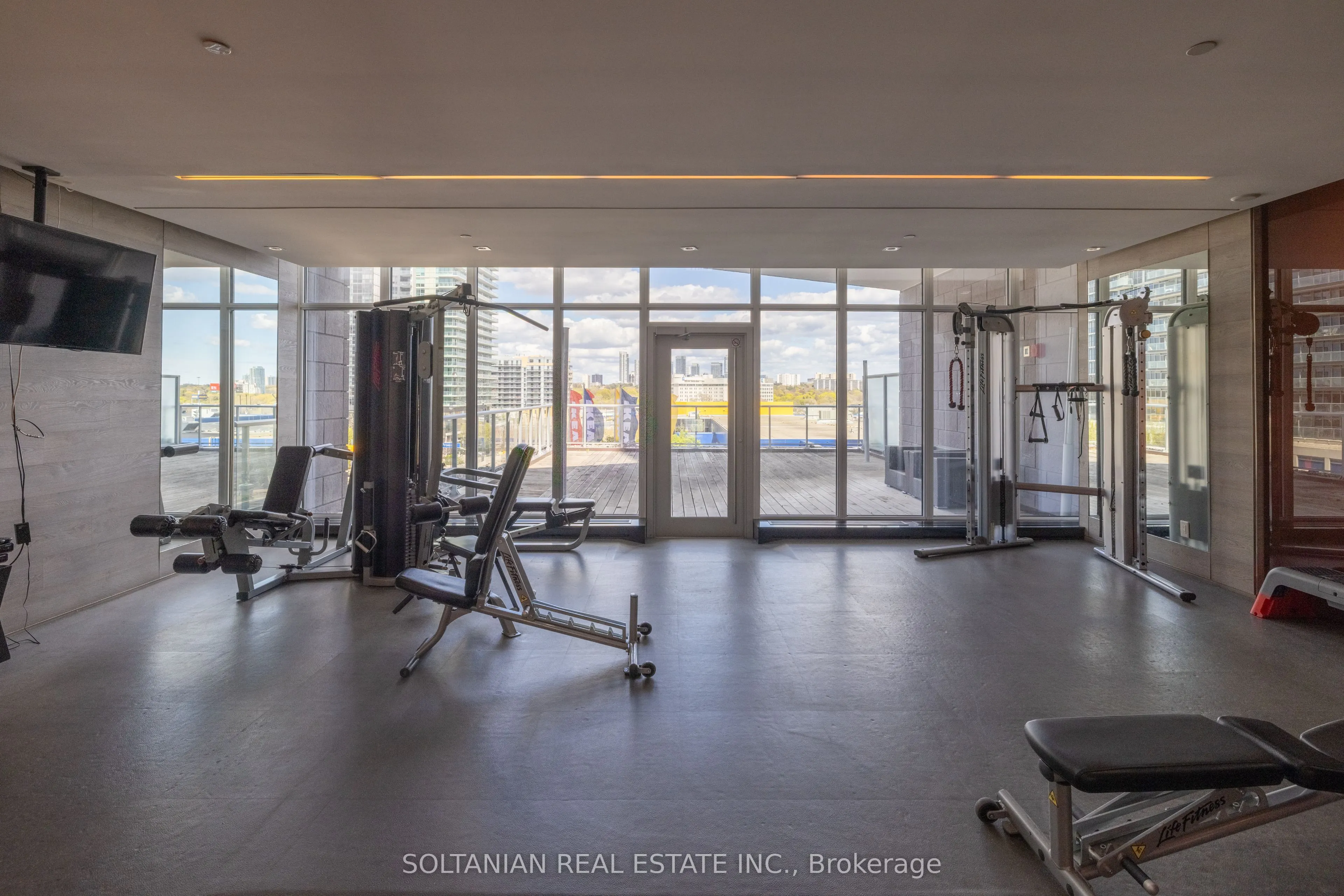121 Mcmahon Drive #3302