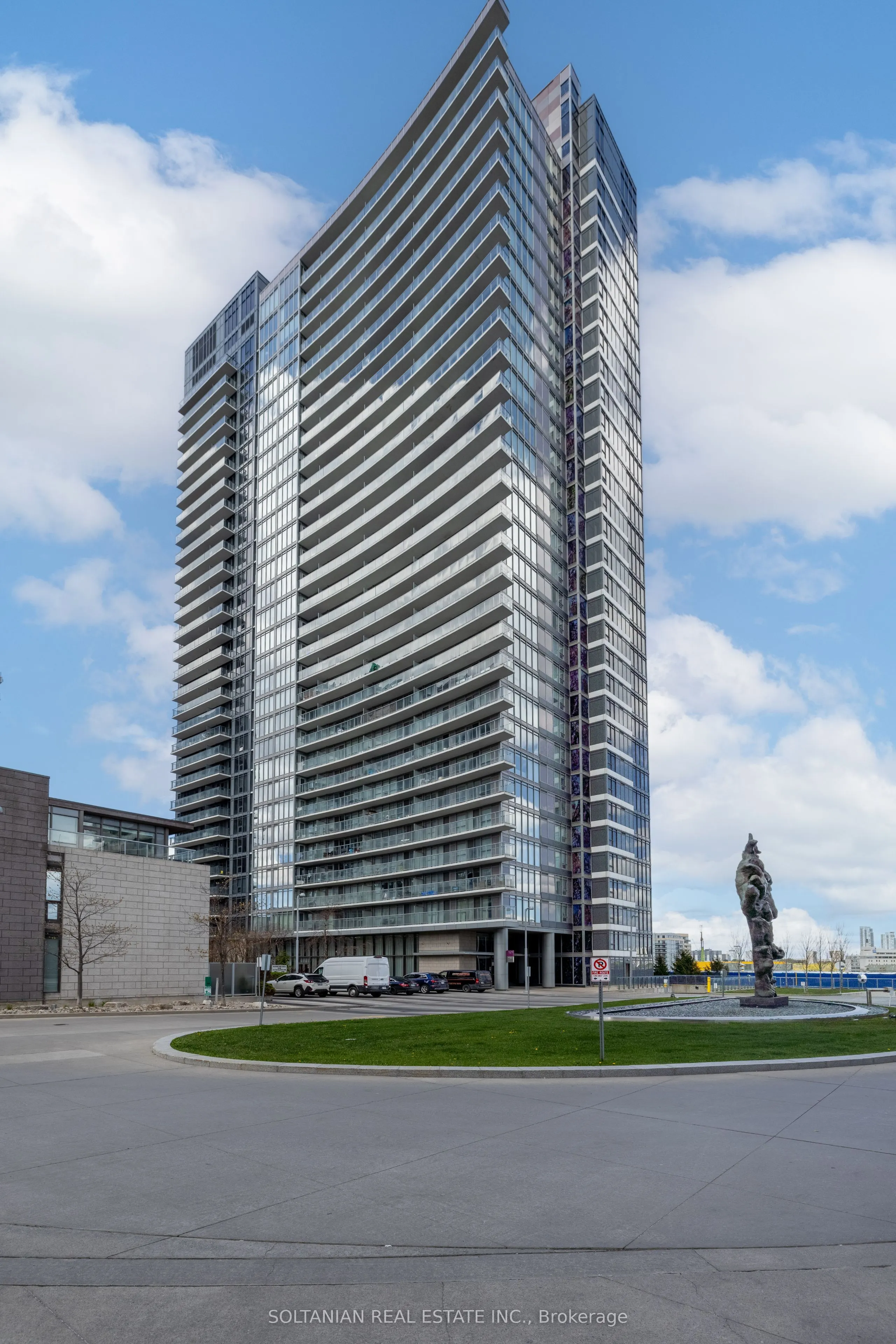 121 Mcmahon Drive #3302