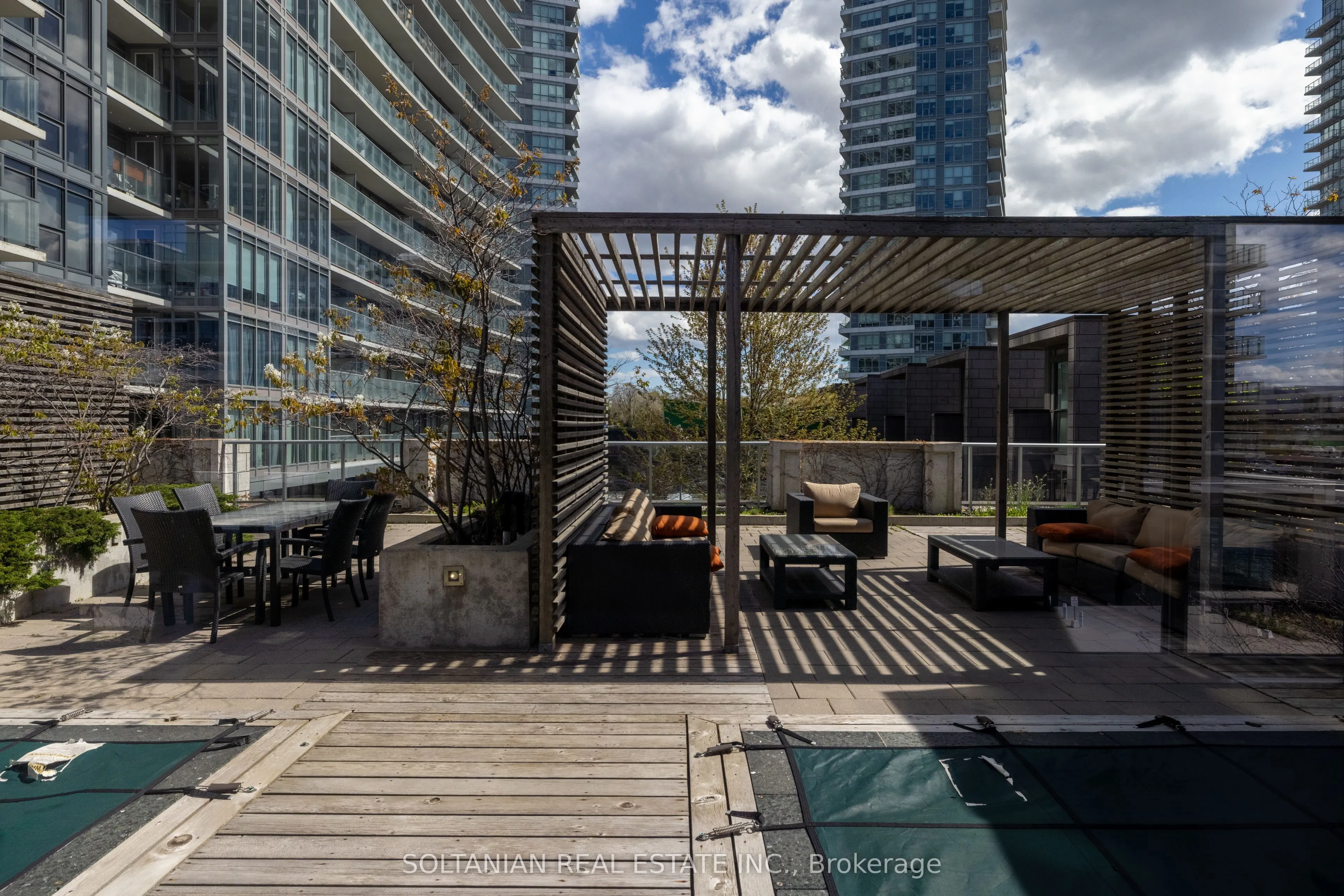 121 Mcmahon Drive #3302