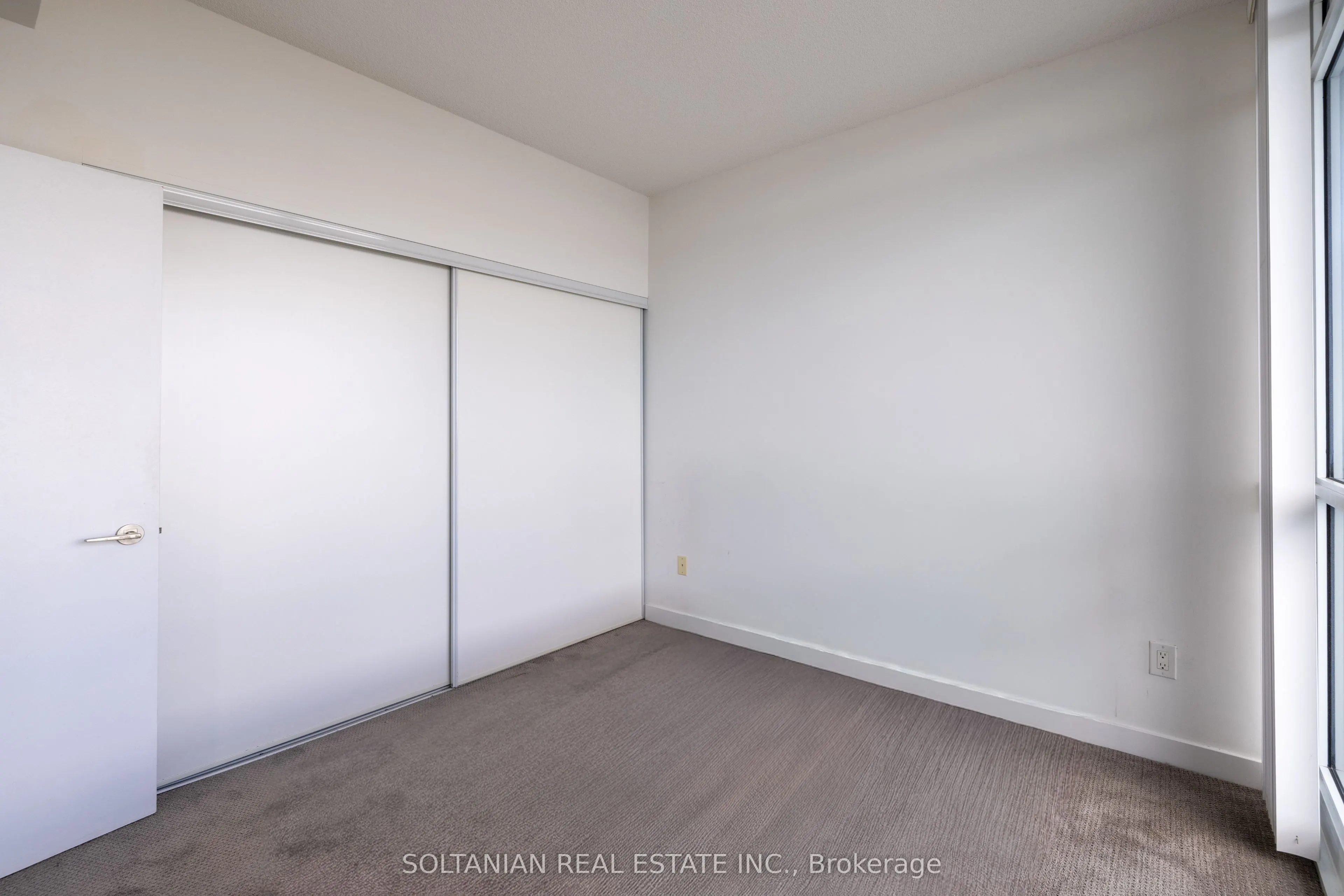 121 Mcmahon Drive #3302