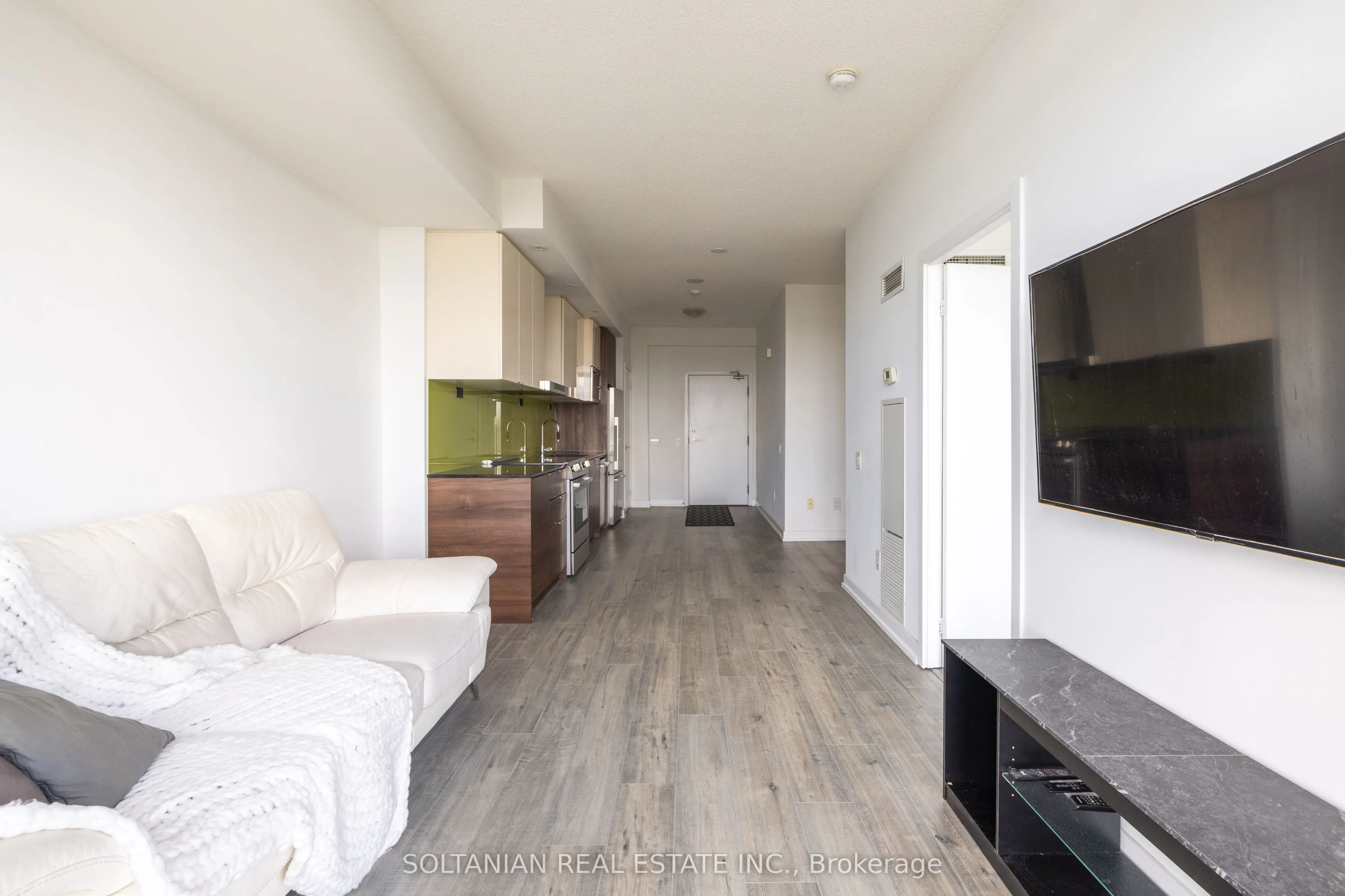 121 Mcmahon Drive #3302