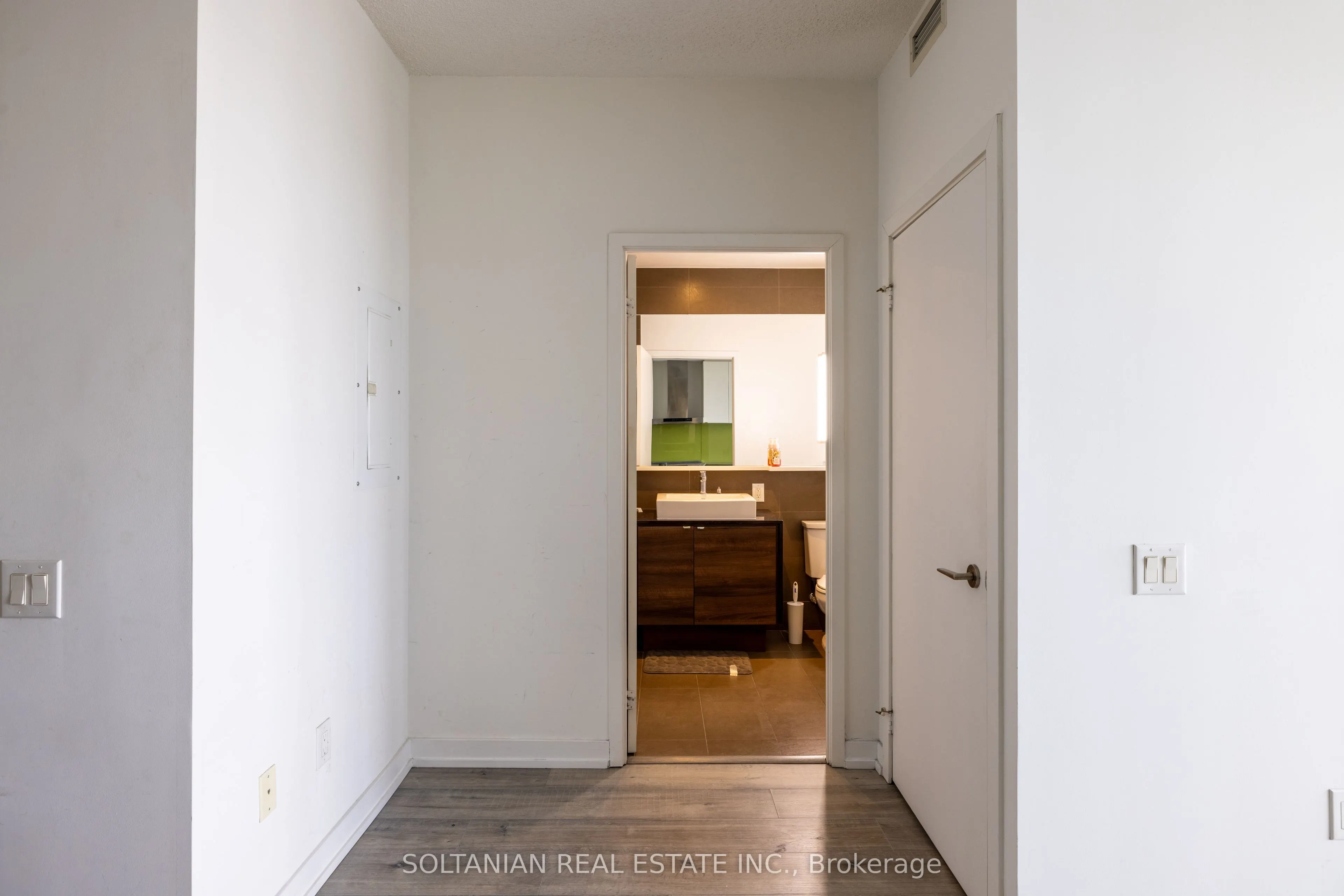 121 Mcmahon Drive #3302