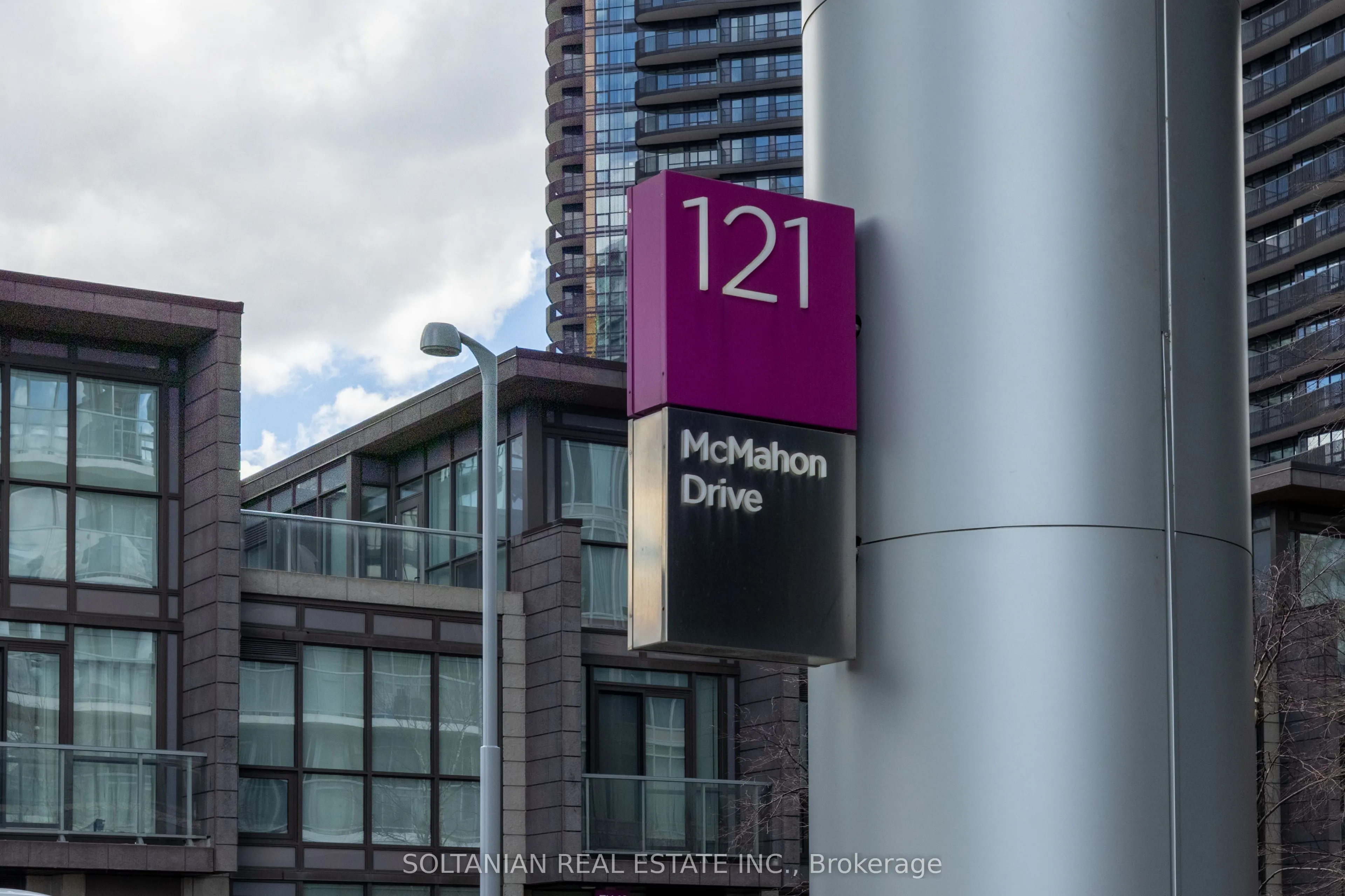 121 Mcmahon Drive #3302