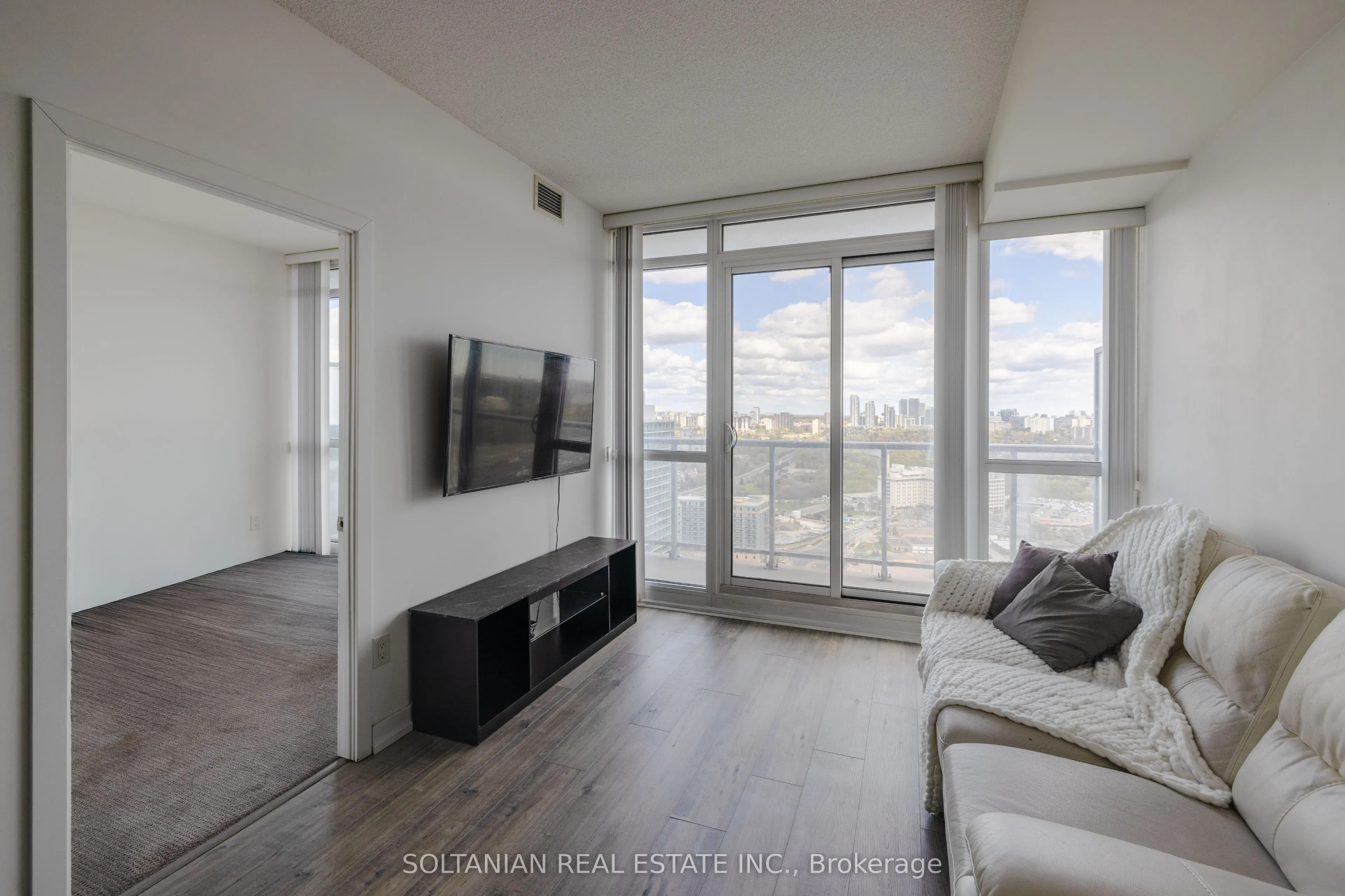 121 Mcmahon Drive #3302